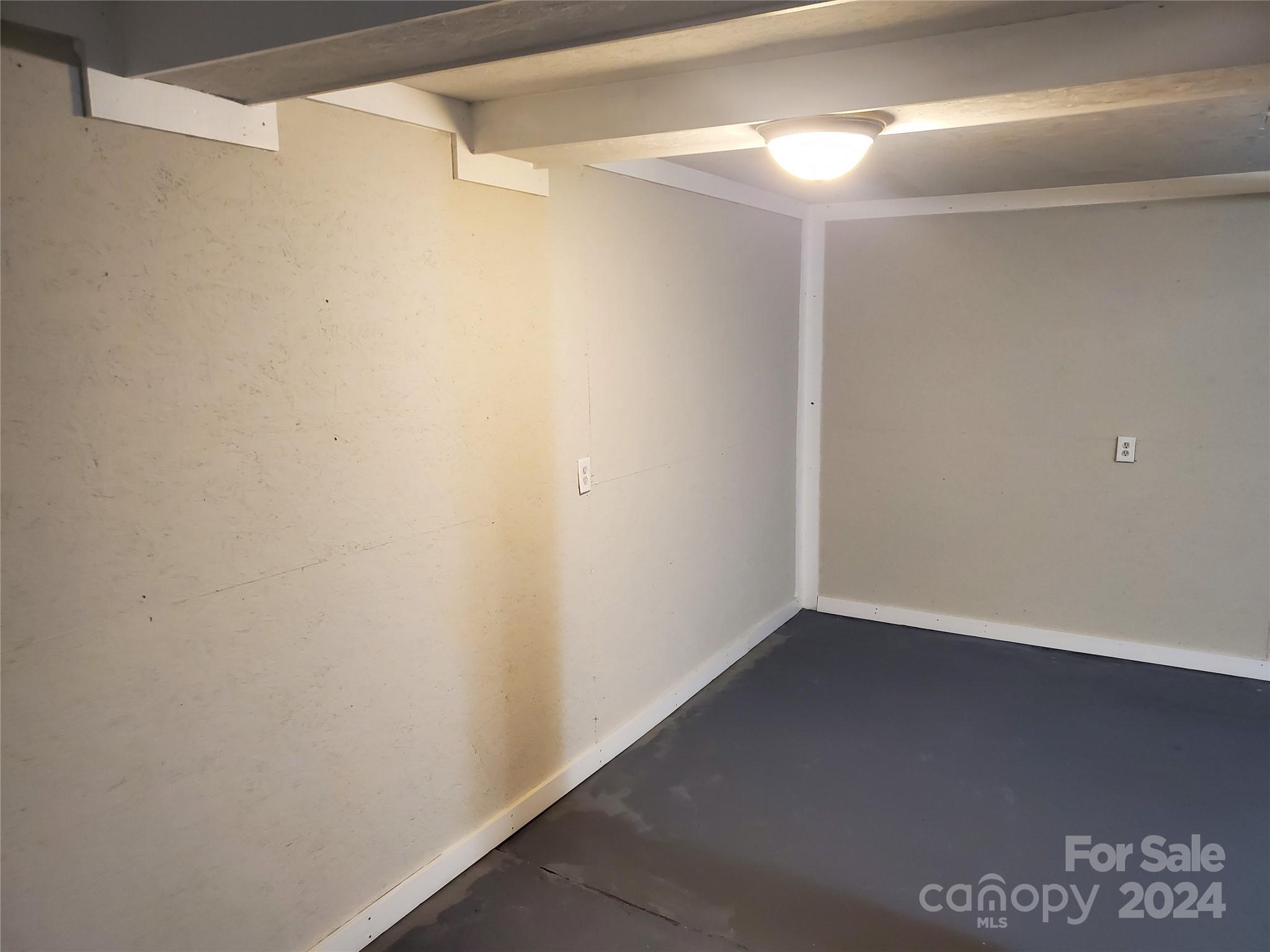 230 Ellen Street Property Photo 18