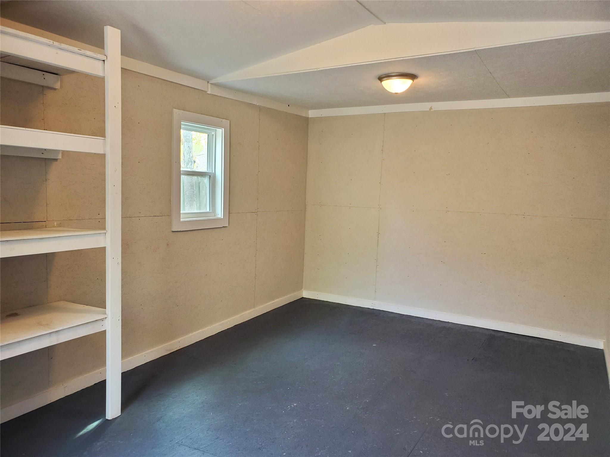 230 Ellen Street Property Photo 21