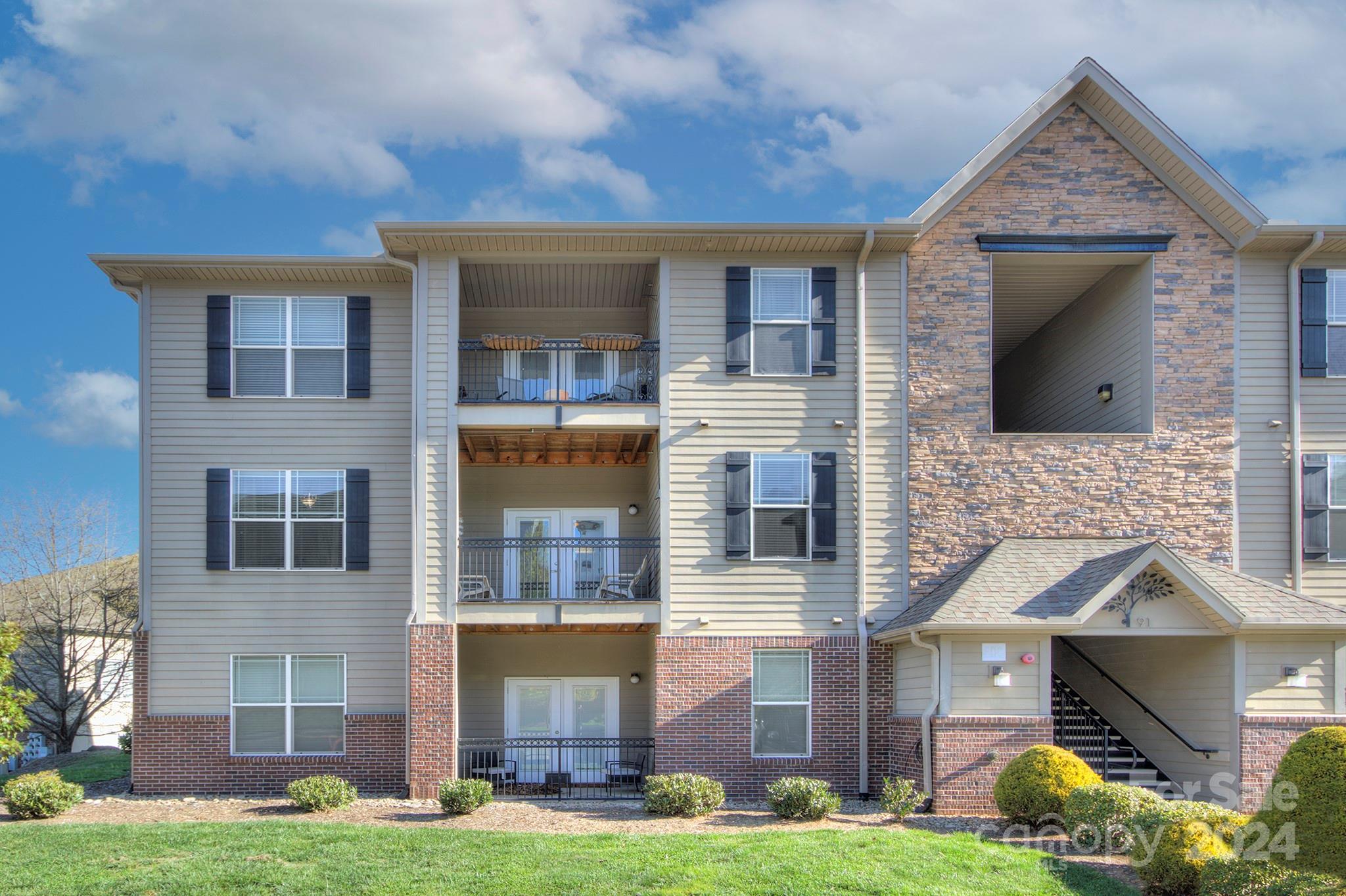 91 Brickton Village Circle 201 Property Photo 1