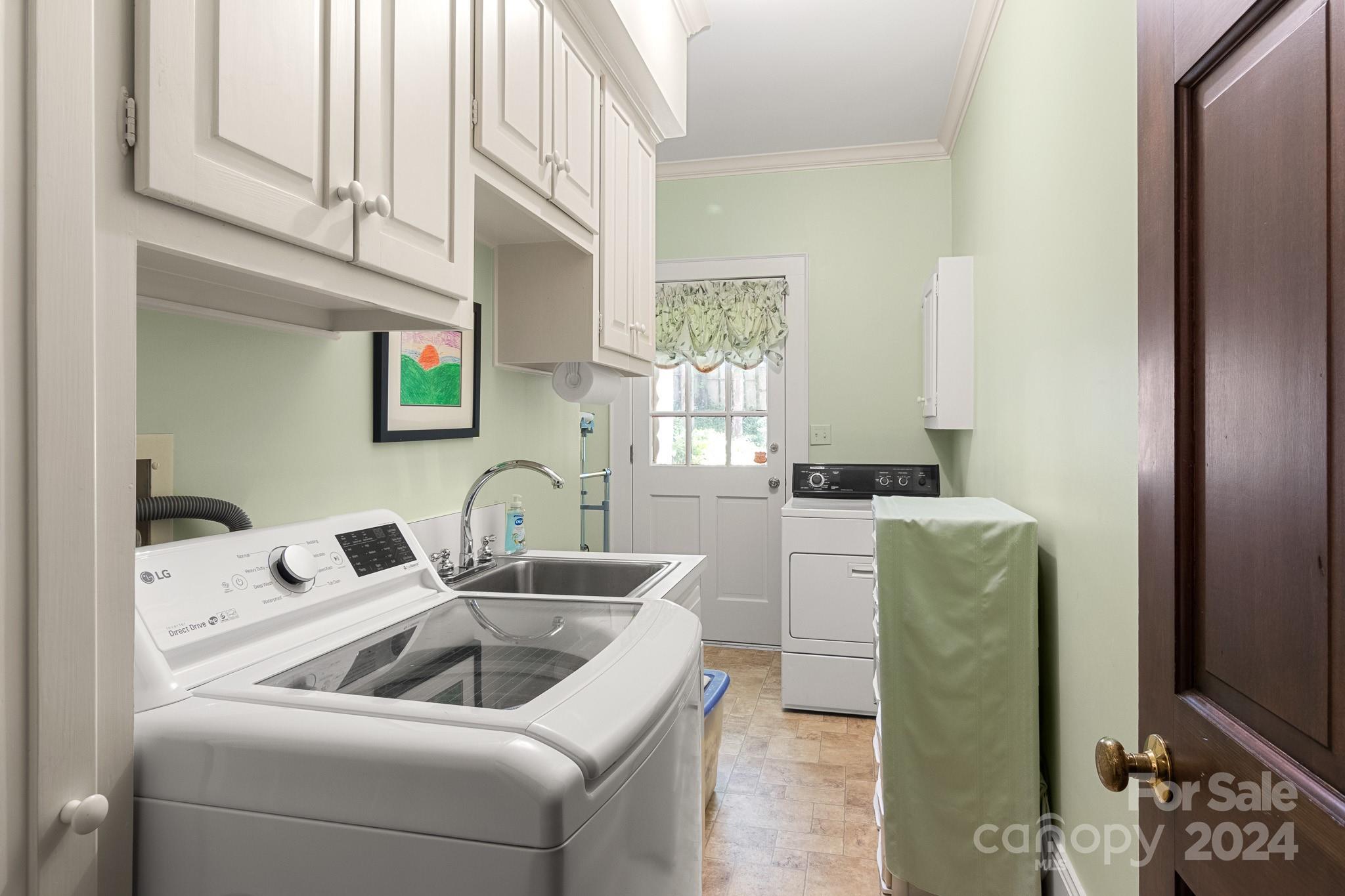 205 Vauxhall Drive Property Photo 27