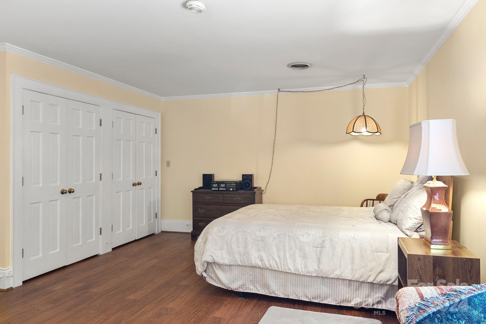 205 Vauxhall Drive Property Photo 33