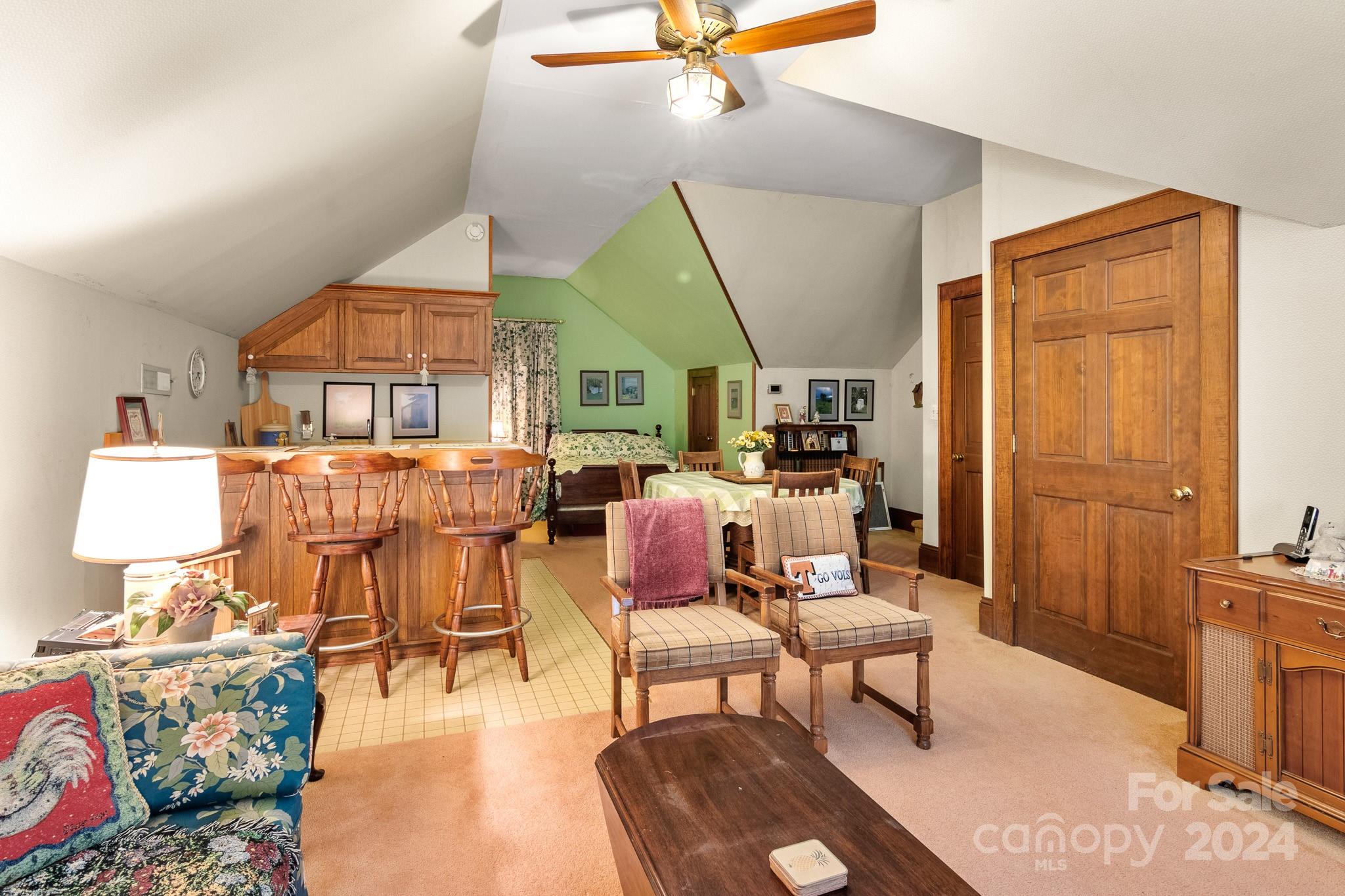 205 Vauxhall Drive Property Photo 43