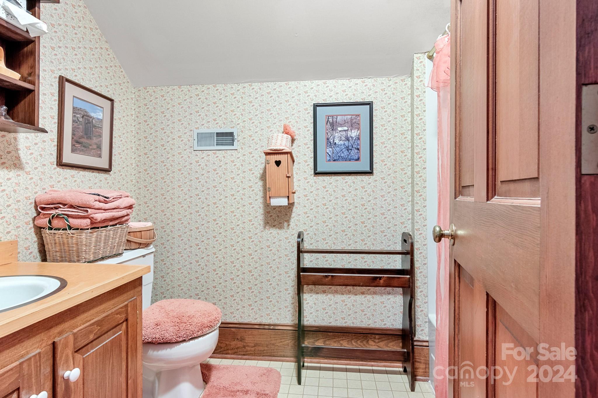 205 Vauxhall Drive Property Photo 46