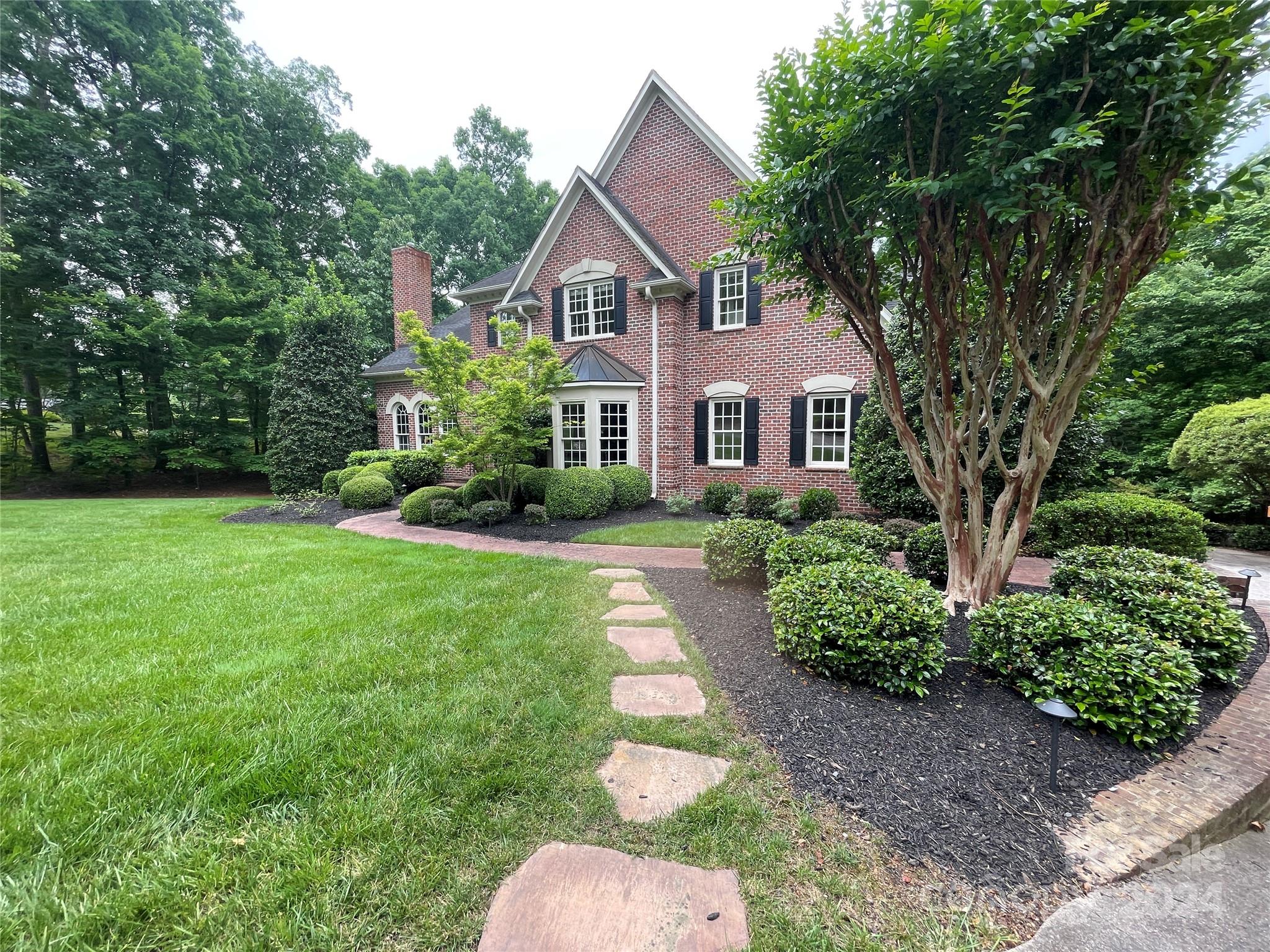 500 Muirfield Drive Property Photo 3
