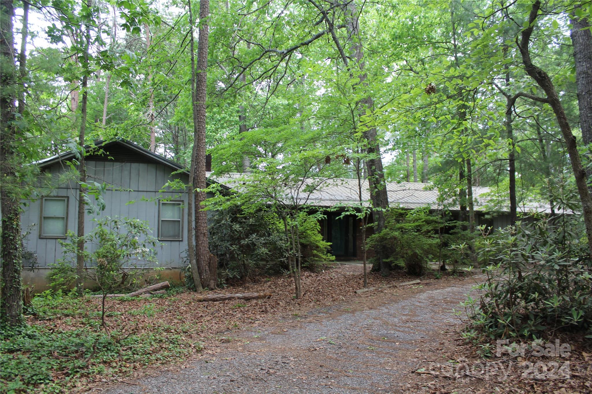 1665 Zion Road Property Photo 1