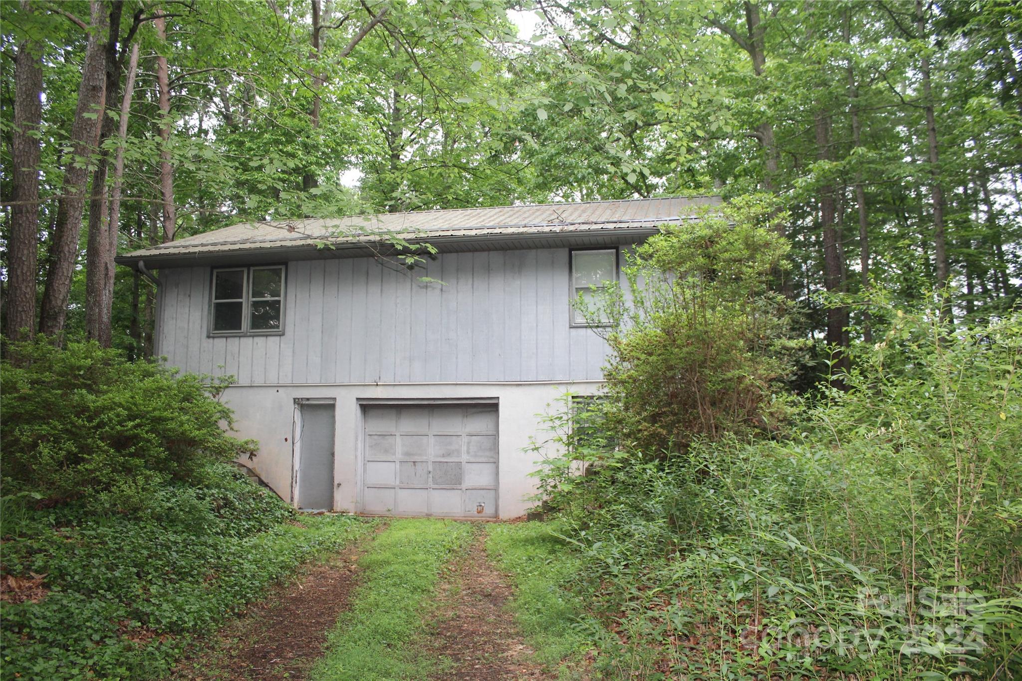 1665 Zion Road Property Photo 6