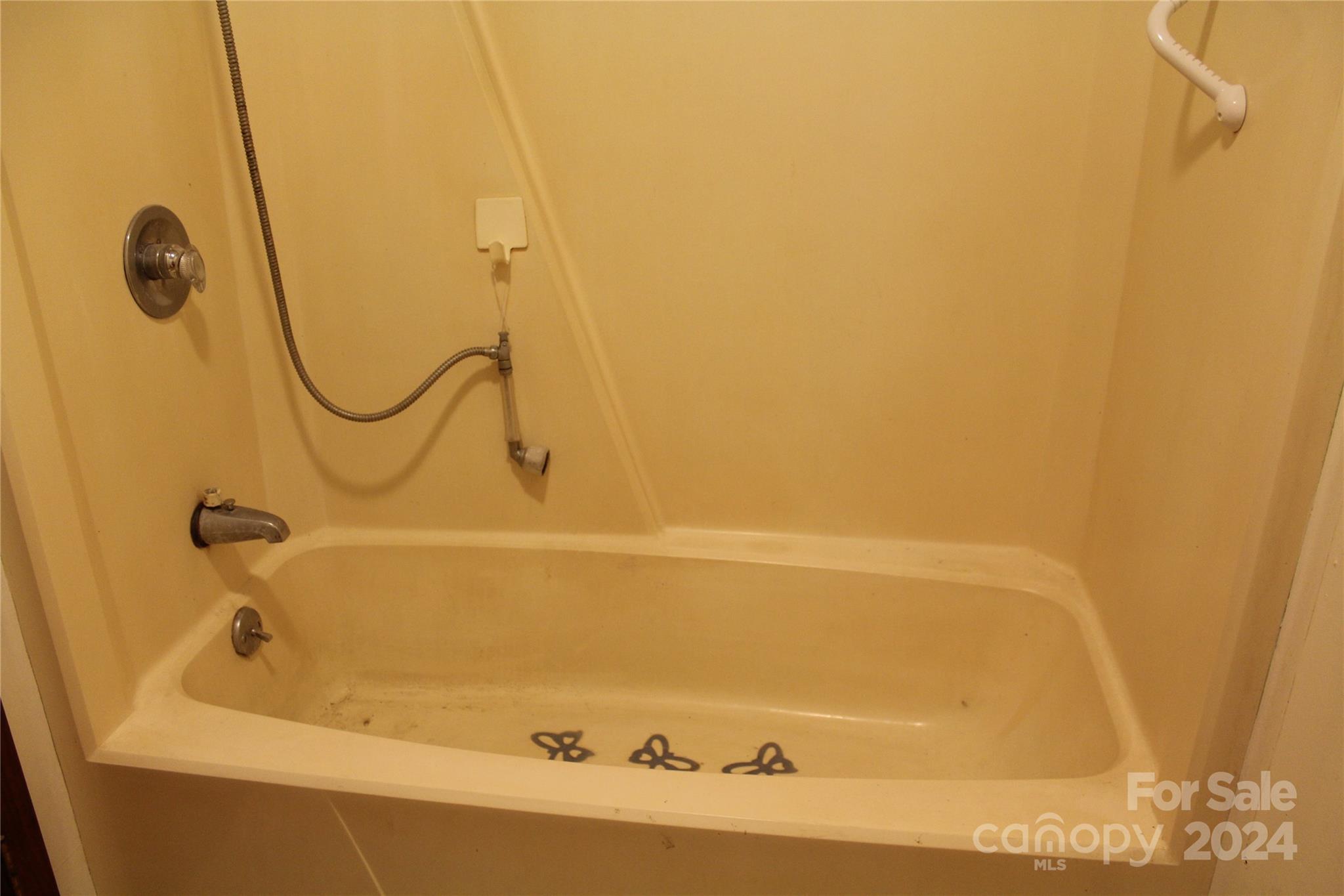 1665 Zion Road Property Photo 13