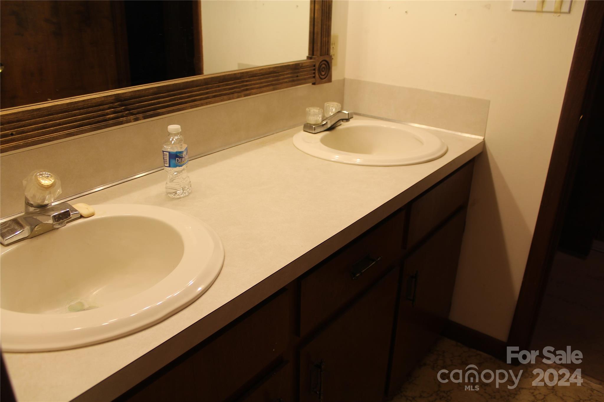 1665 Zion Road Property Photo 14