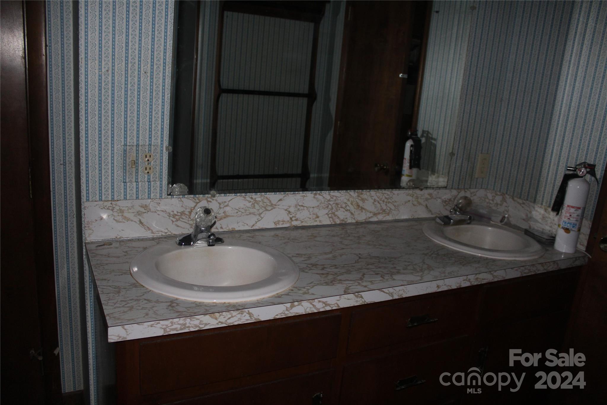 1665 Zion Road Property Photo 18
