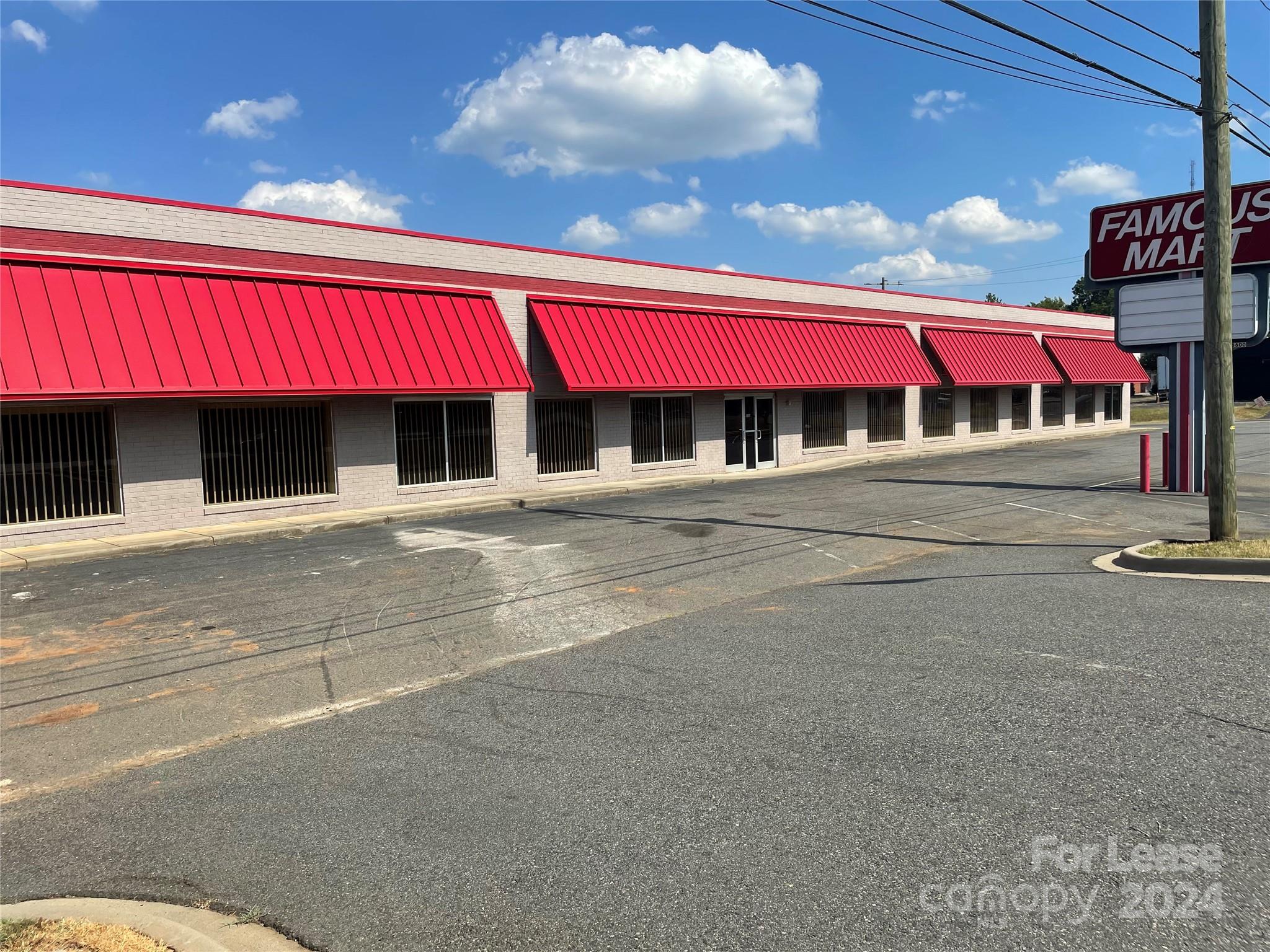 6600 N Tryon Street Property Photo 1
