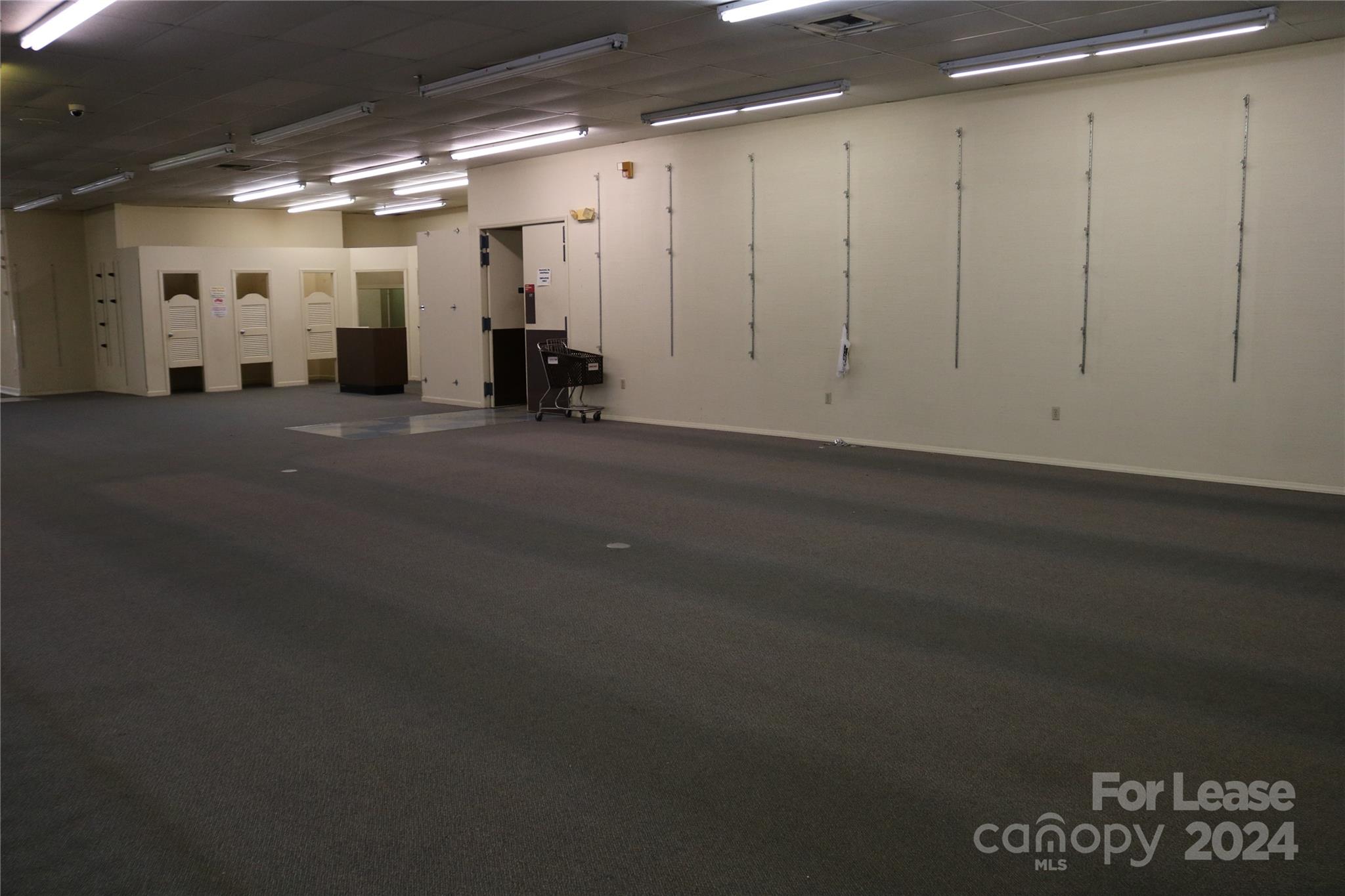 6600 N Tryon Street Property Photo 9