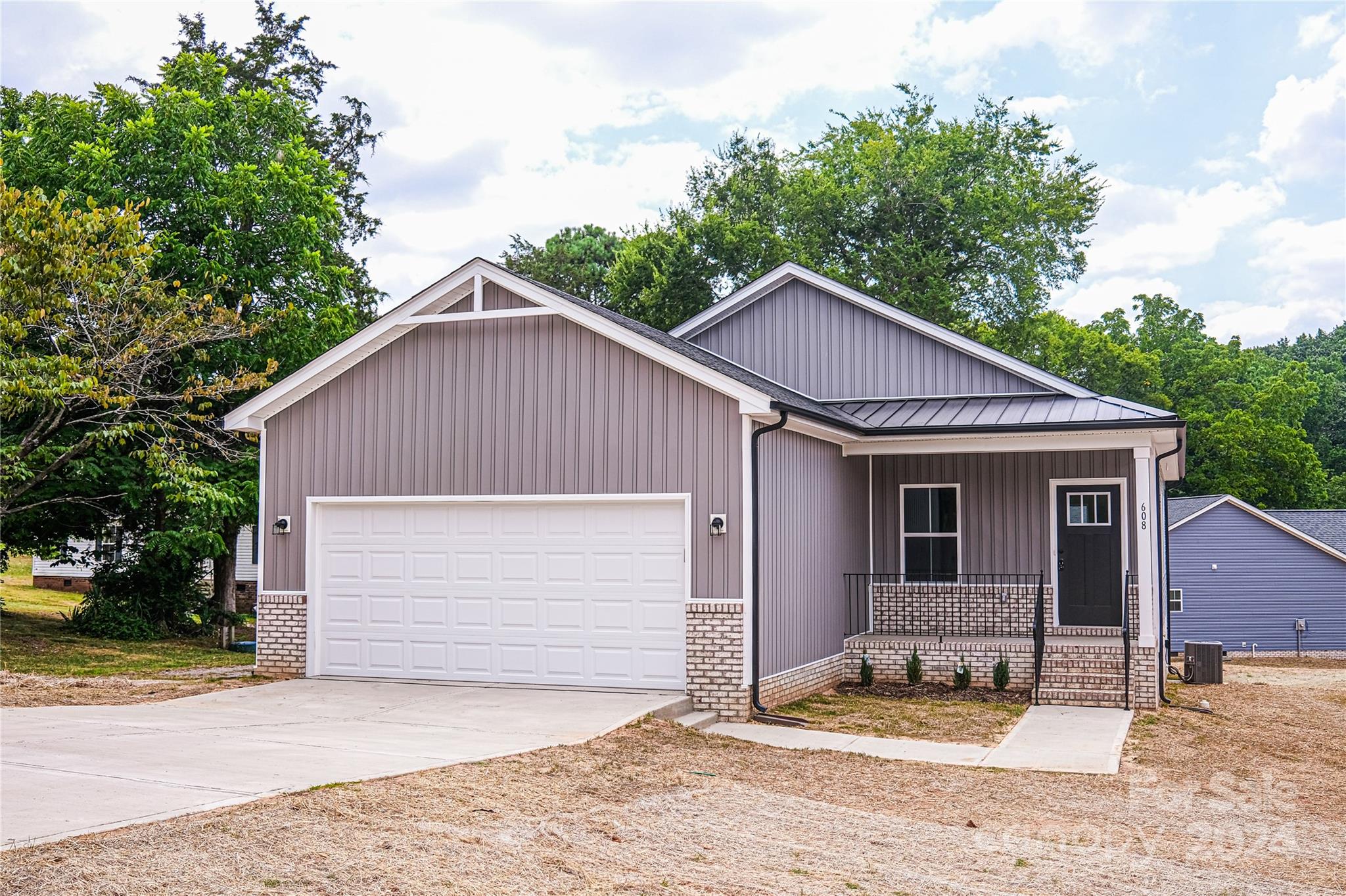 608 Wyoming Drive Property Photo 1