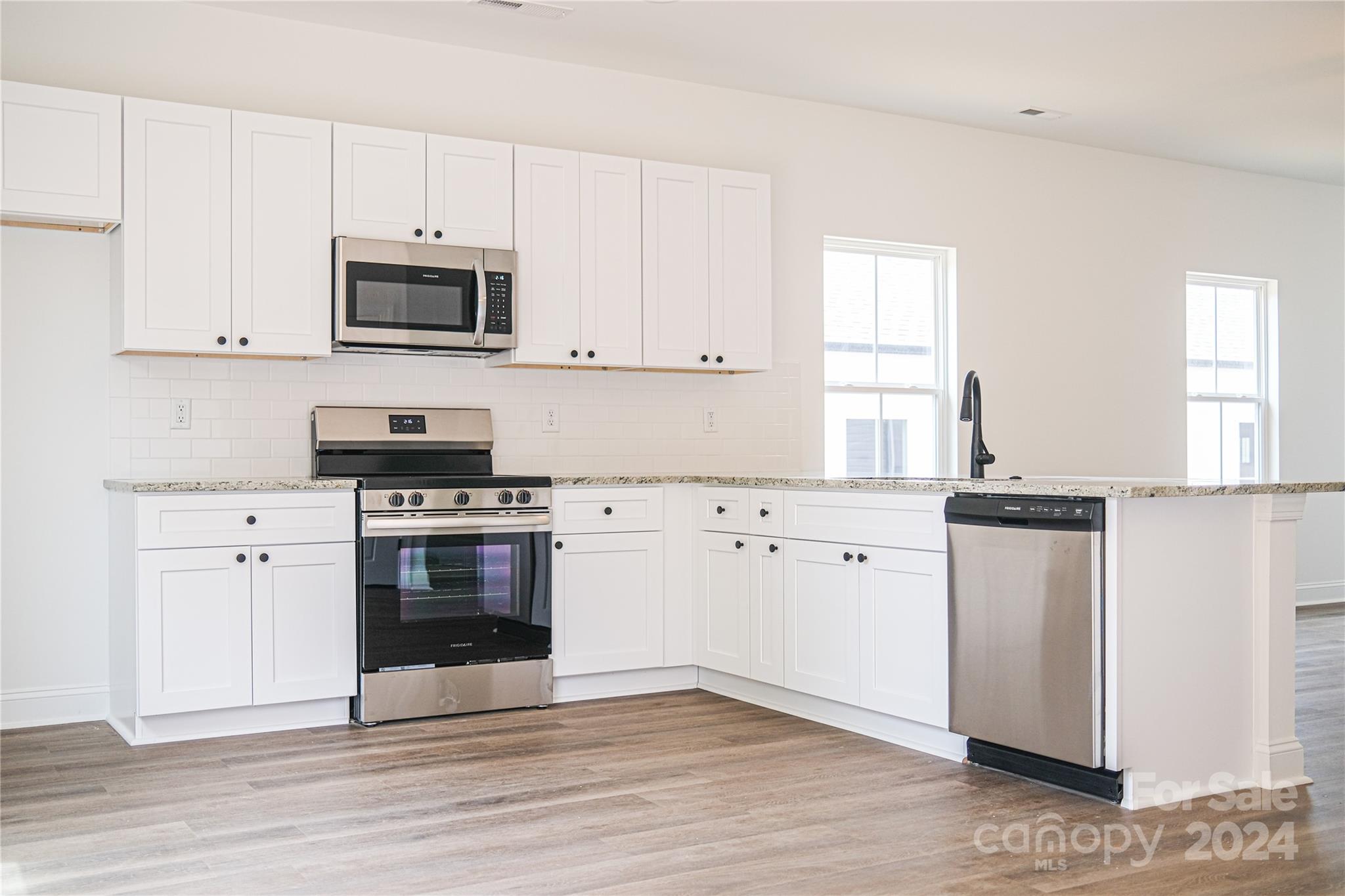 608 Wyoming Drive Property Photo 3