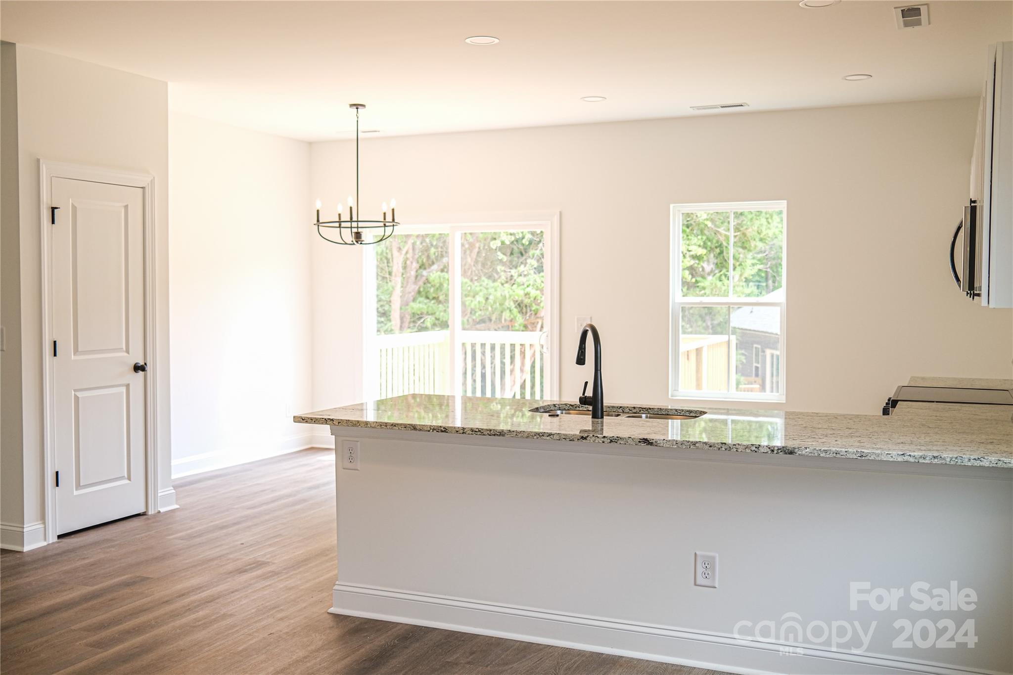 608 Wyoming Drive Property Photo 4