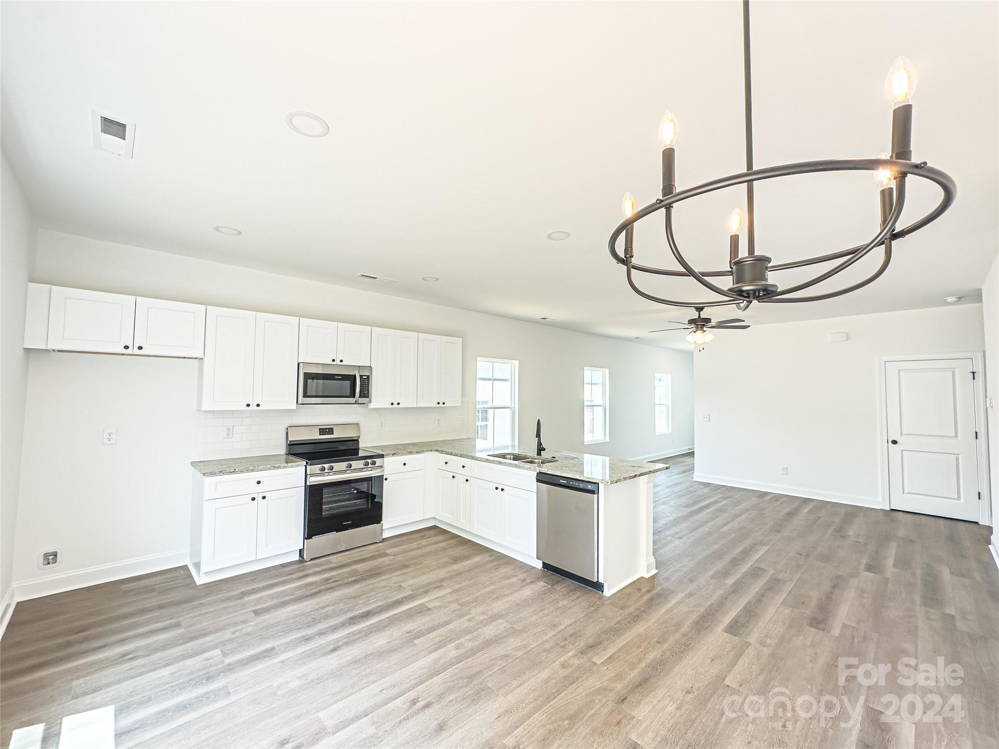 608 Wyoming Drive Property Photo 6