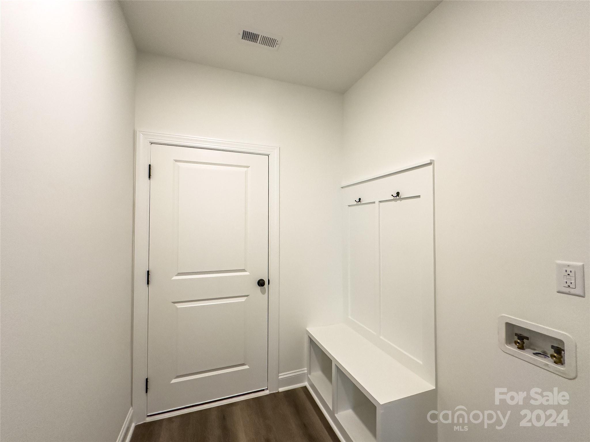 608 Wyoming Drive Property Photo 13