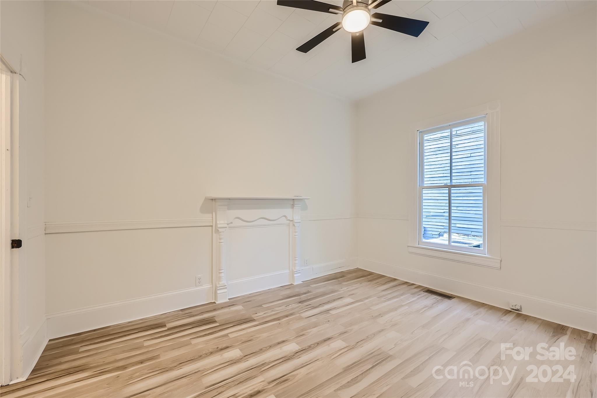 1228 N Main Street Property Photo 15