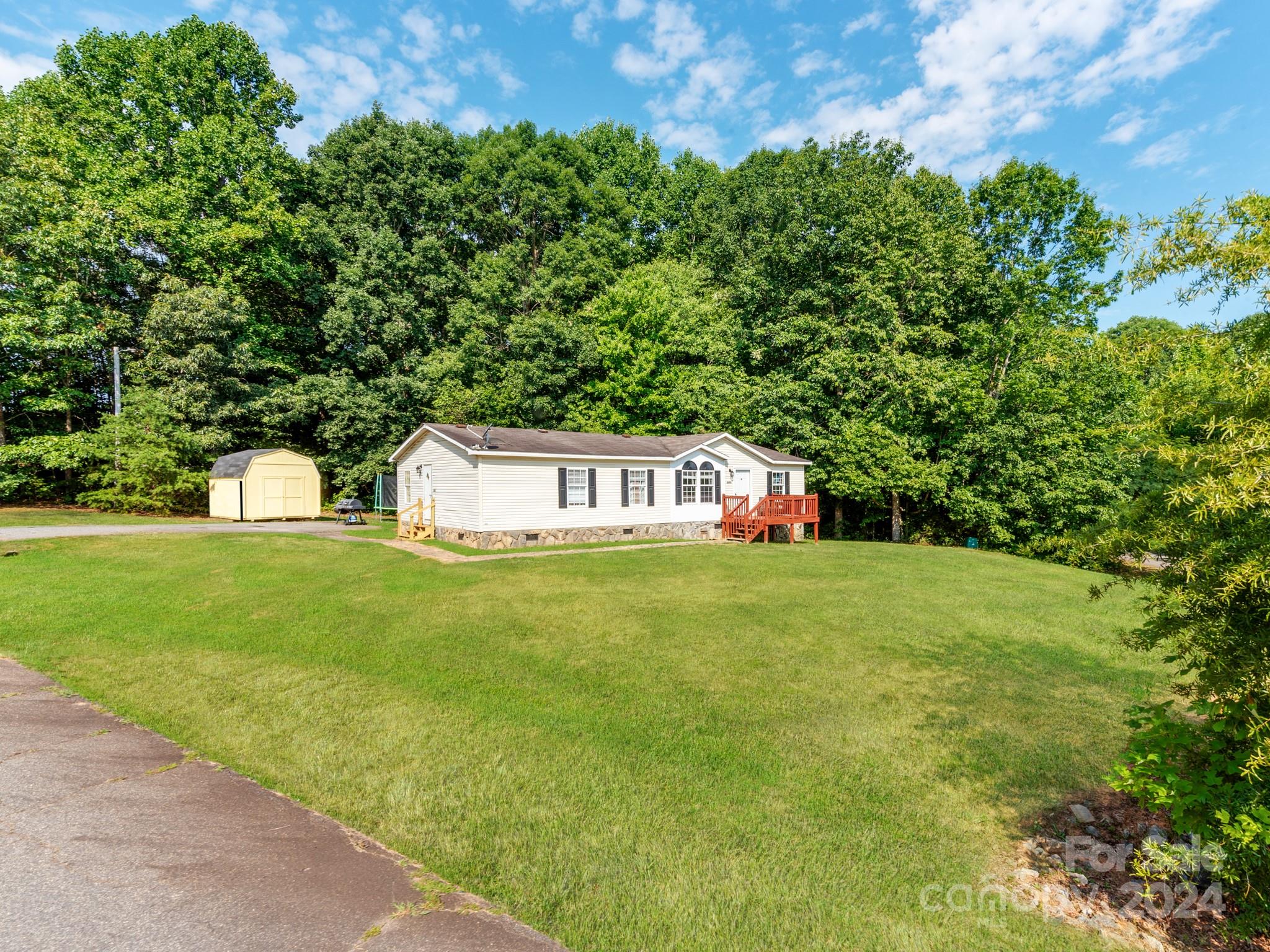 2353 Sweet Pea Lane Property Photo 2