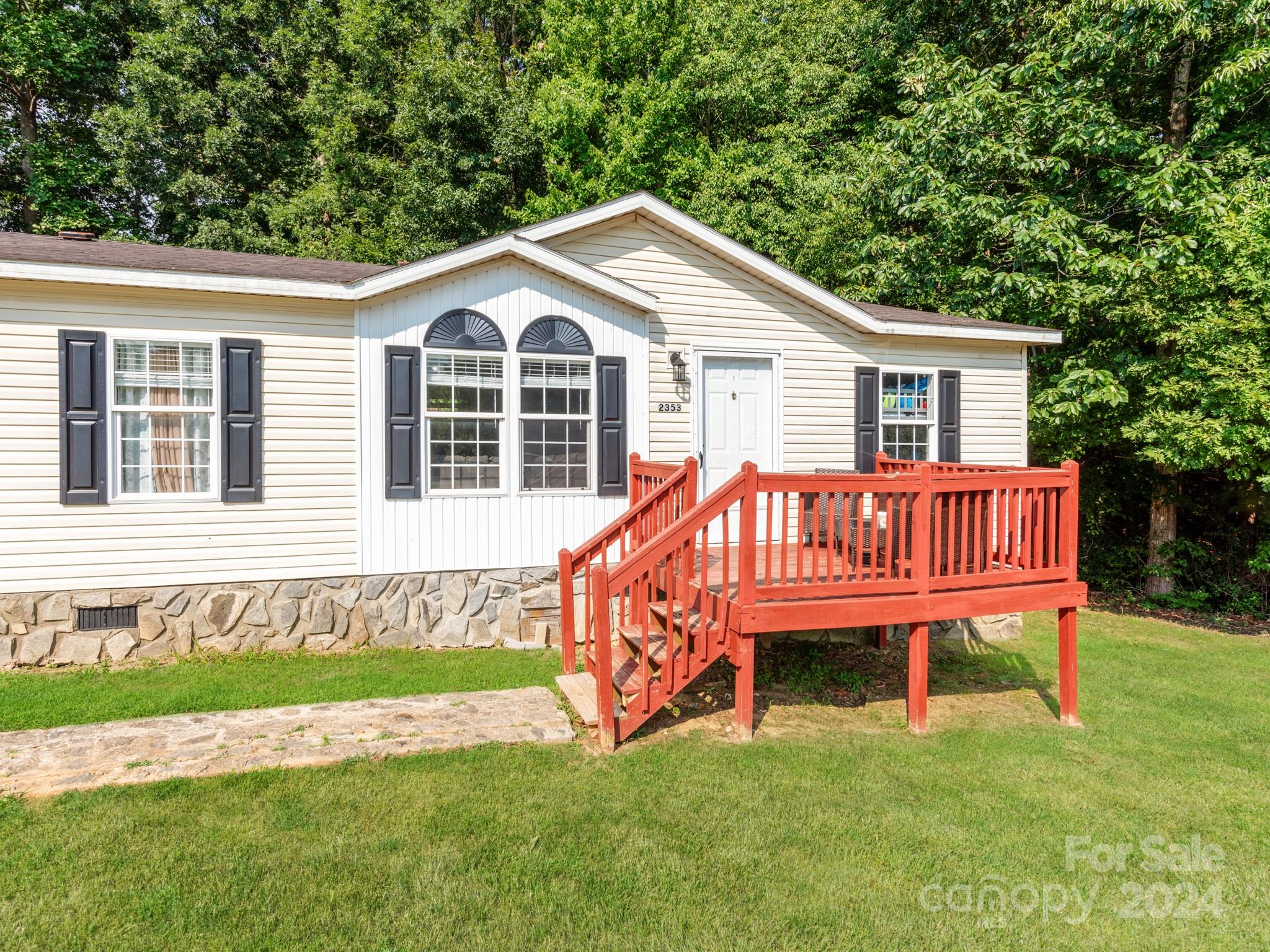 2353 Sweet Pea Lane Property Photo 3