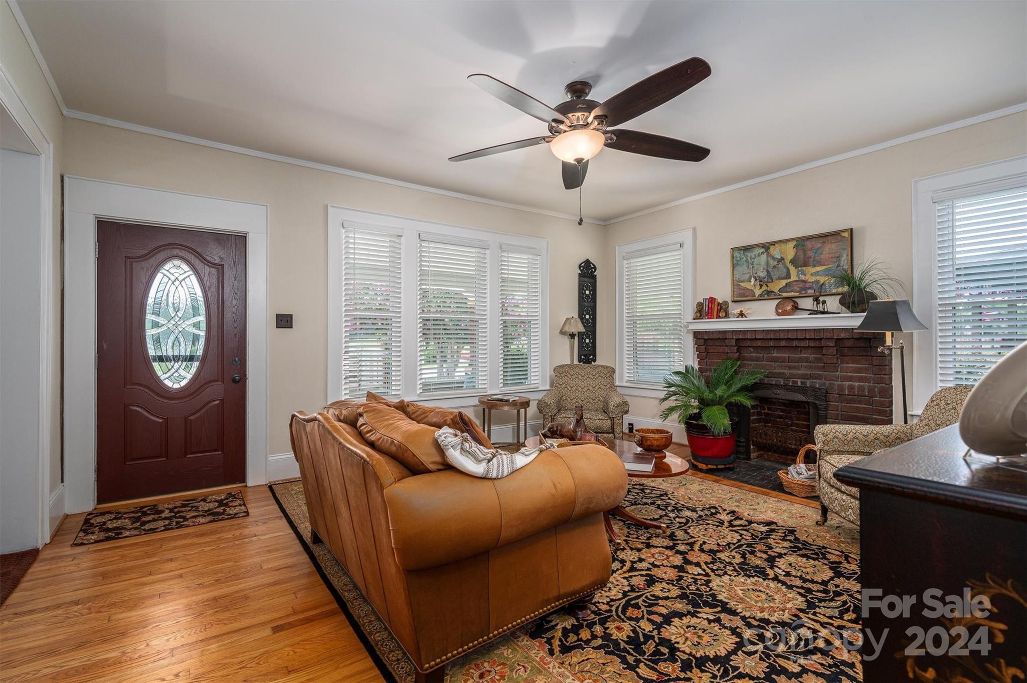724 N Aspen Street Property Photo 8