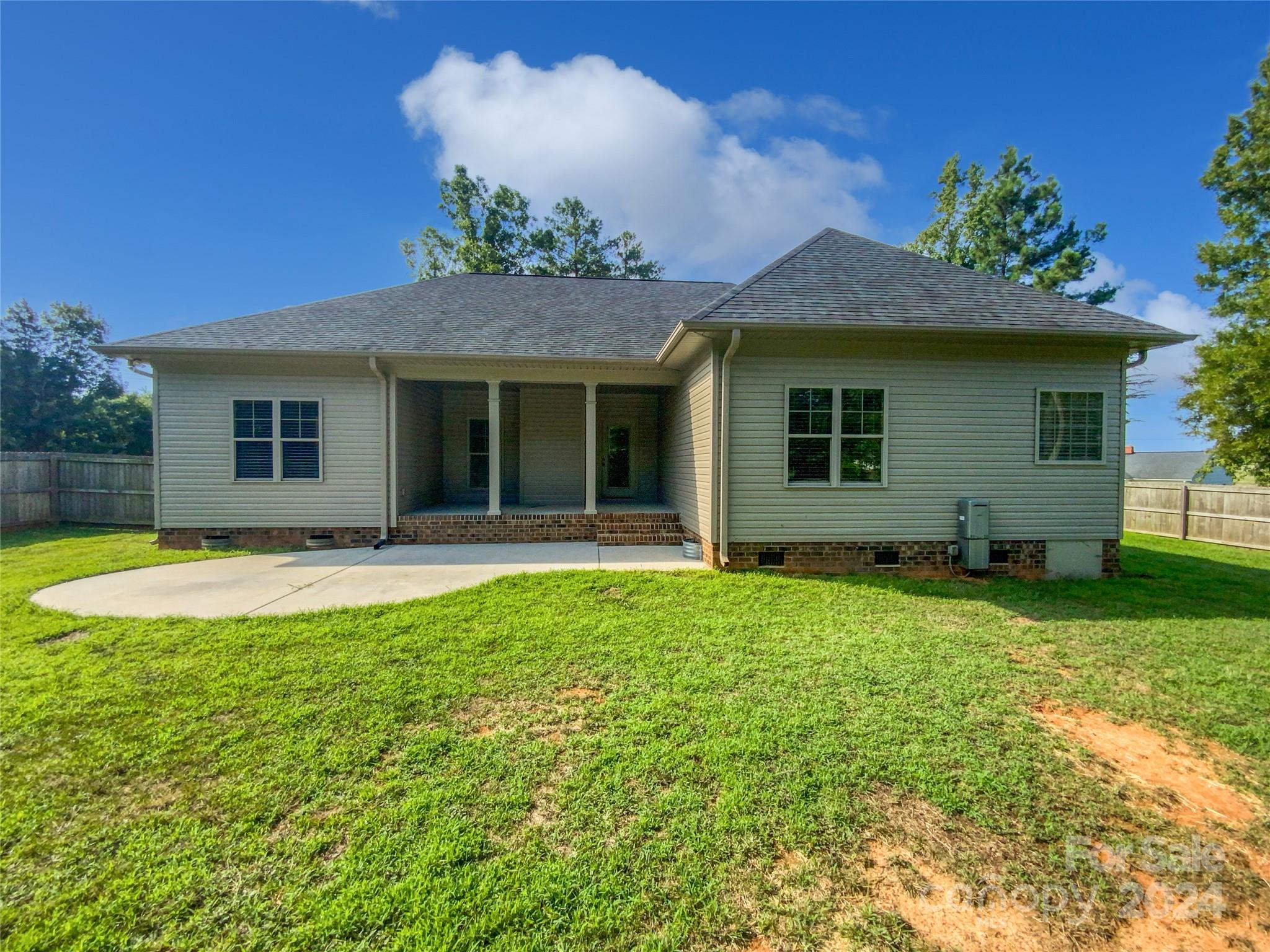 1319 Baucom Road Property Photo 6