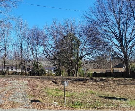 19512 Meridian Street Property Photo 4