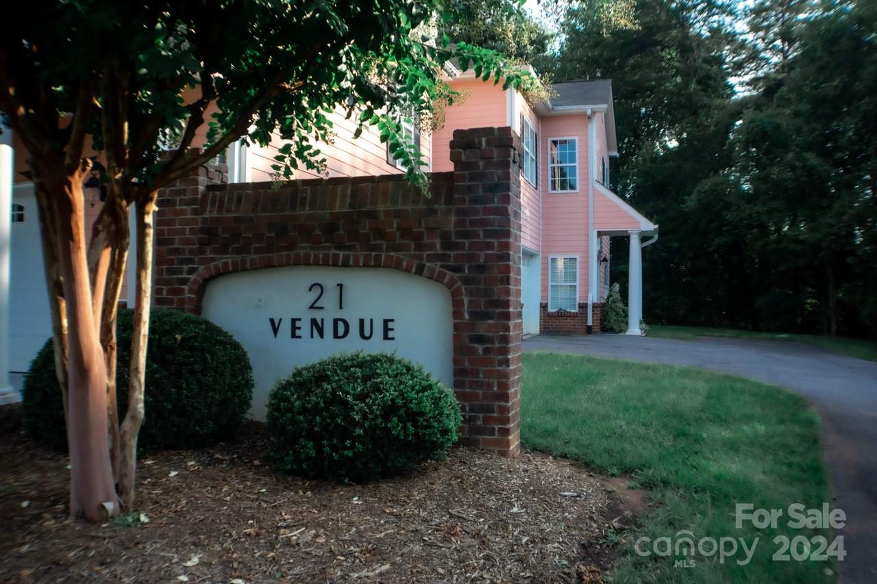 1352 21st Avenue Property Photo 2