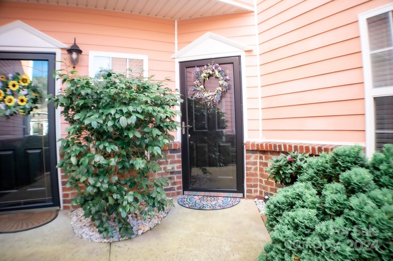 1352 21st Avenue Property Photo 5