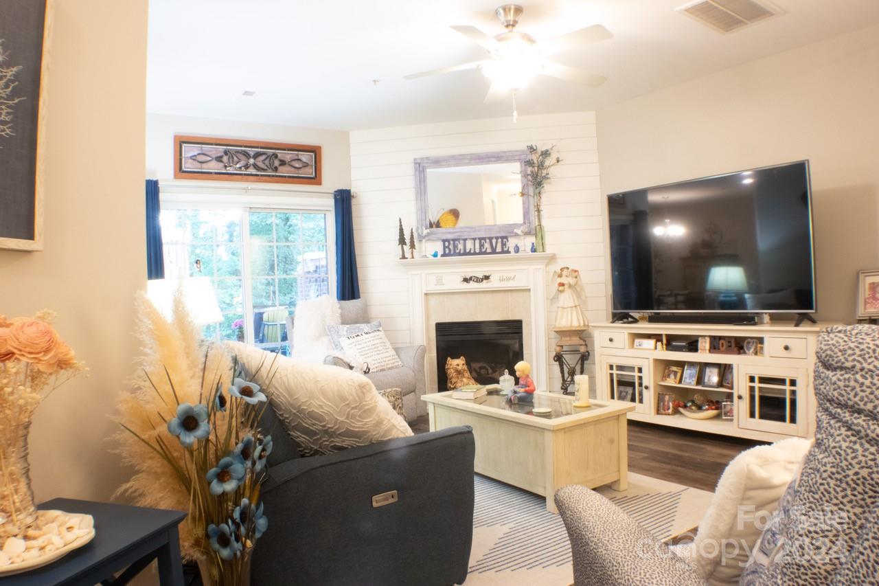 1352 21st Avenue Property Photo 6