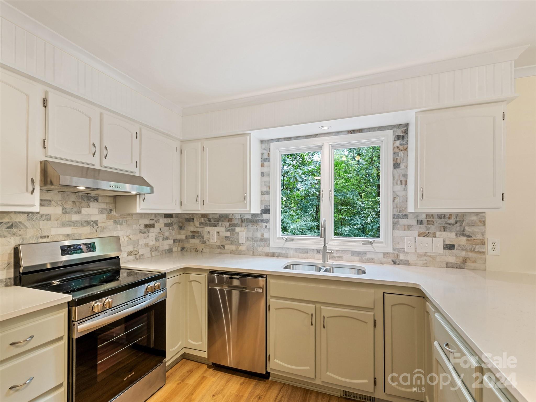 239 Stonebrook Drive Property Photo 10