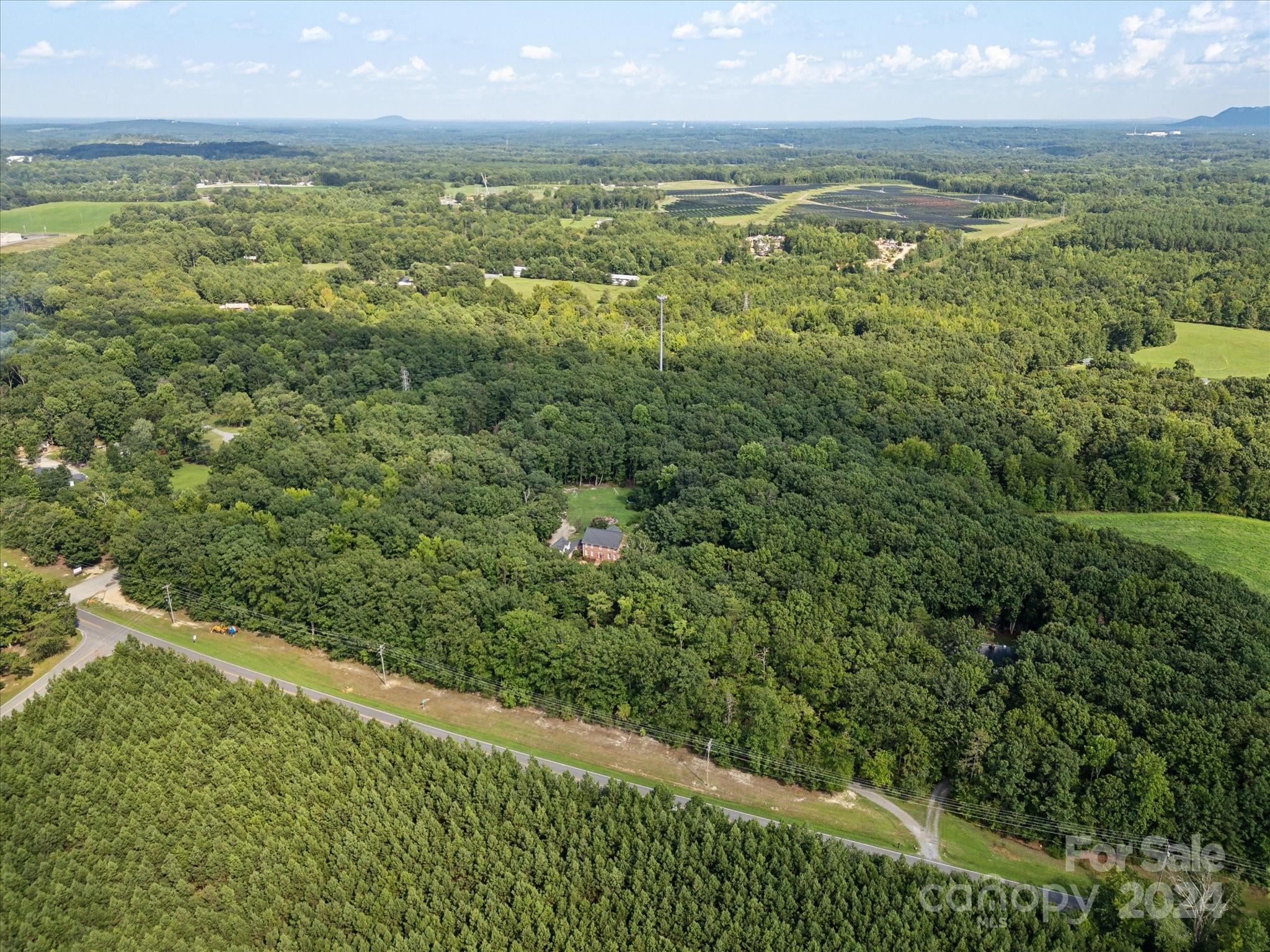 2198 County Line Road Property Photo 3