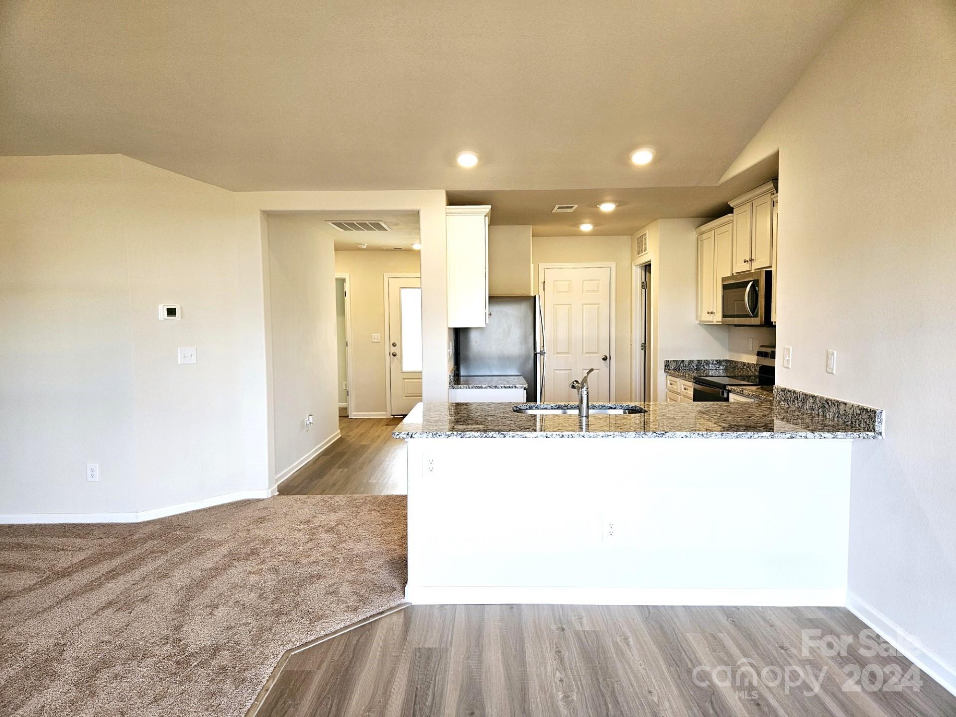 221 Aniston Lane Property Photo 3