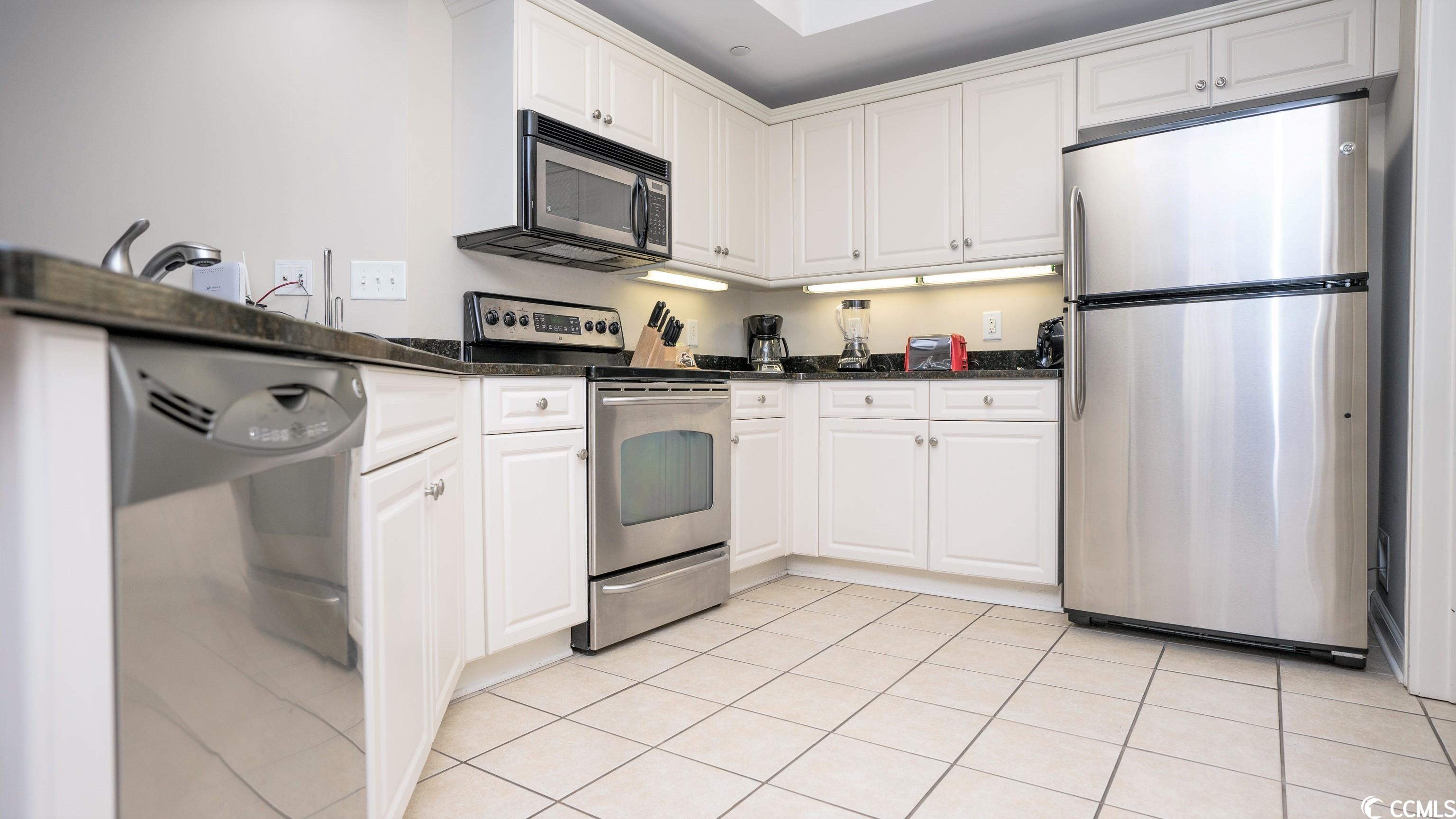 9994 Beach Club Dr. Property Photo 16