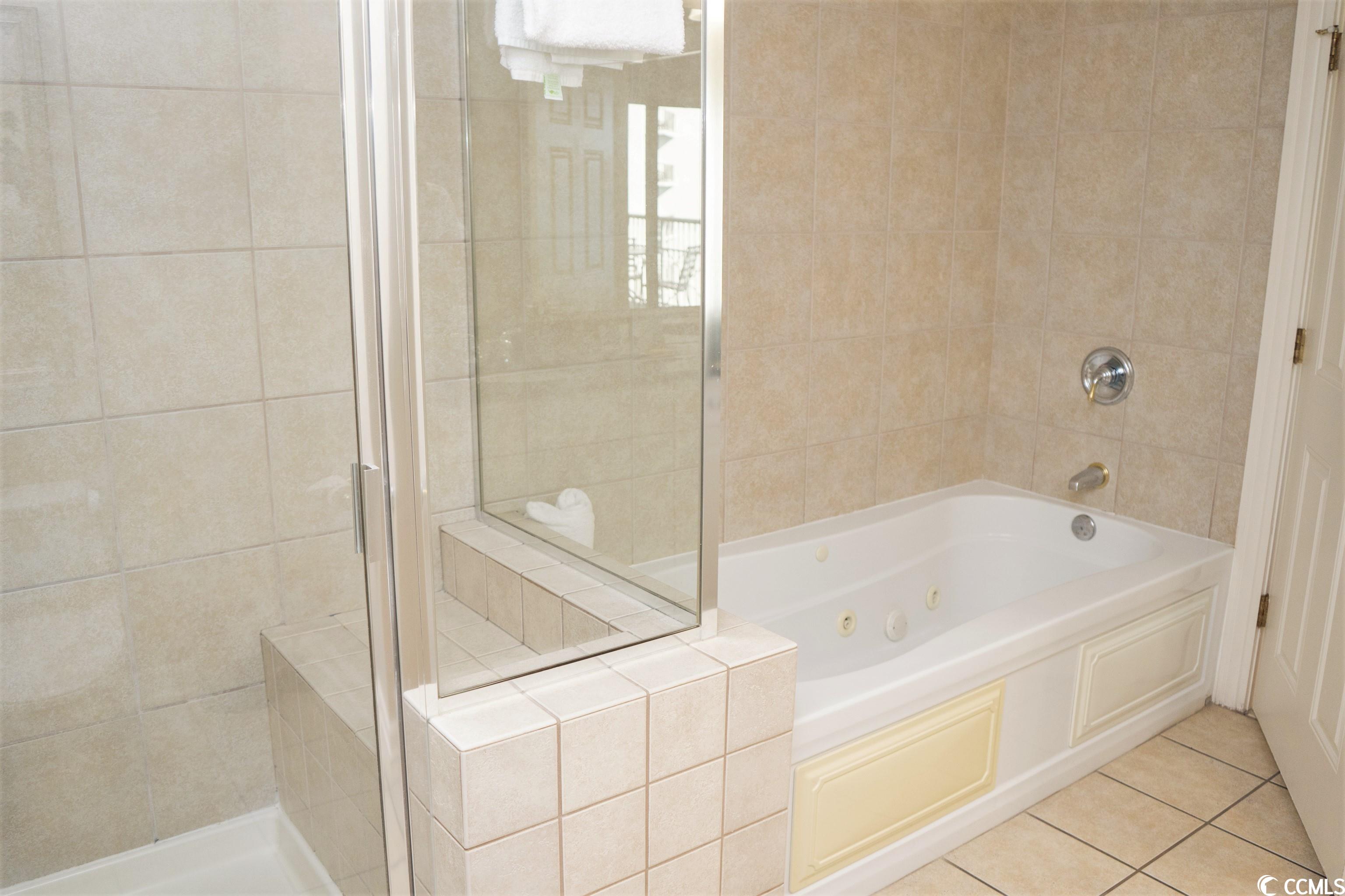 9994 Beach Club Dr. Property Photo 27