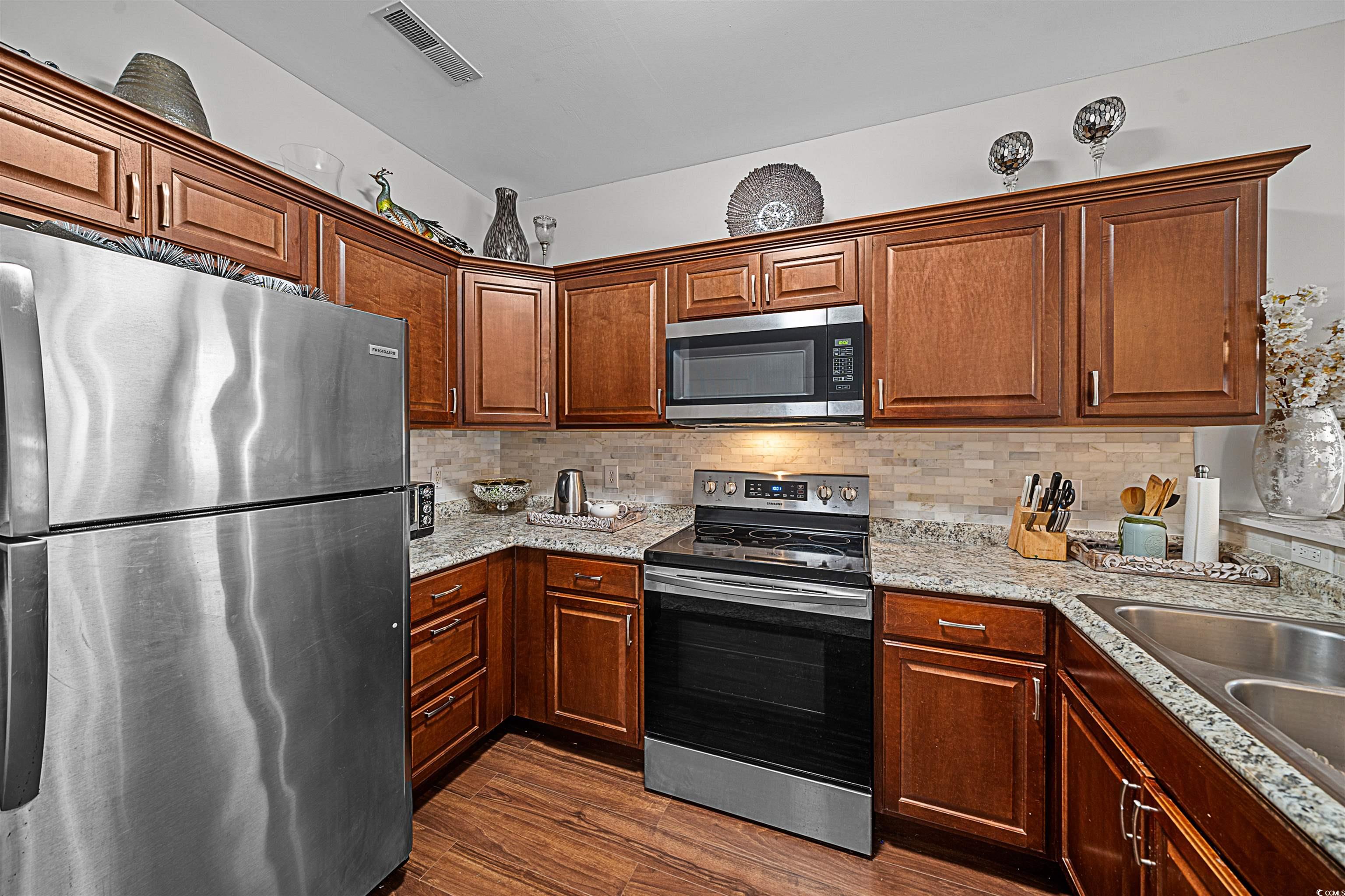246 Sun Colony Dr. Property Photo 23