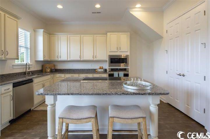 2810 Cook Circle Property Photo 5