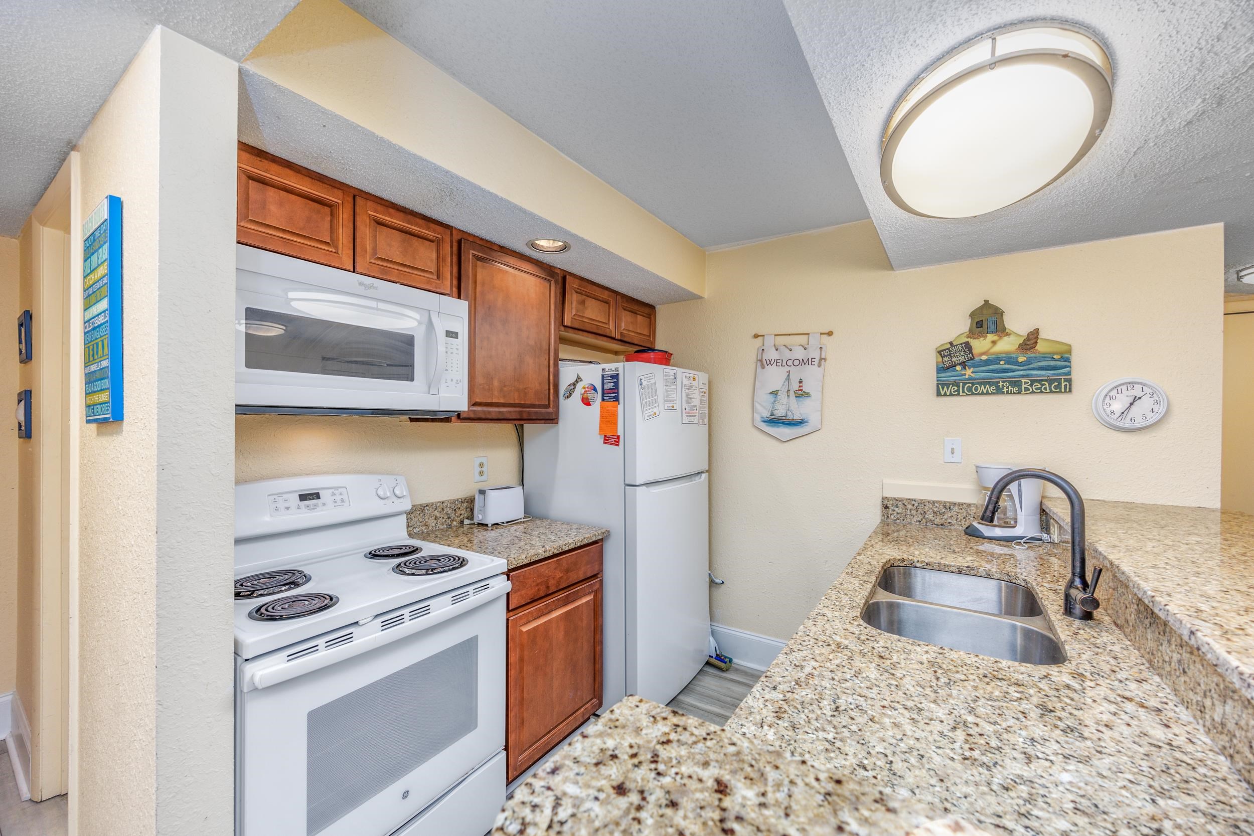 9550 Shore Dr. Property Photo 10