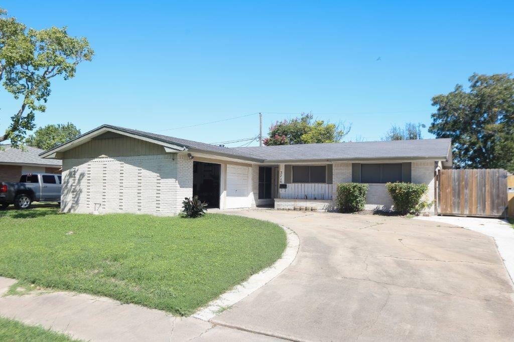 3710 Bentwood Property Photo 1