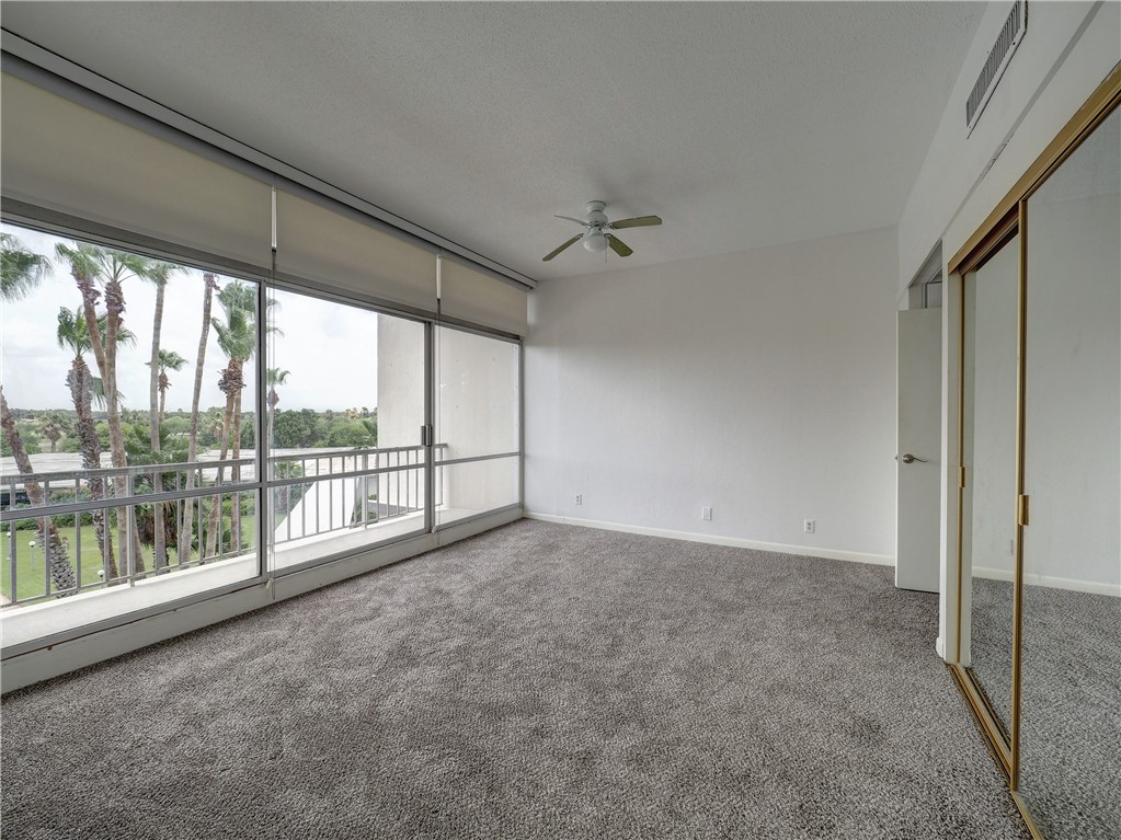 4600 Ocean Dr 305 Property Photo 27