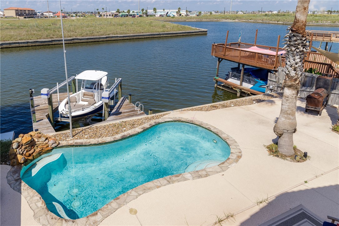 15121 Cane Harbor Blvd Property Photo 7