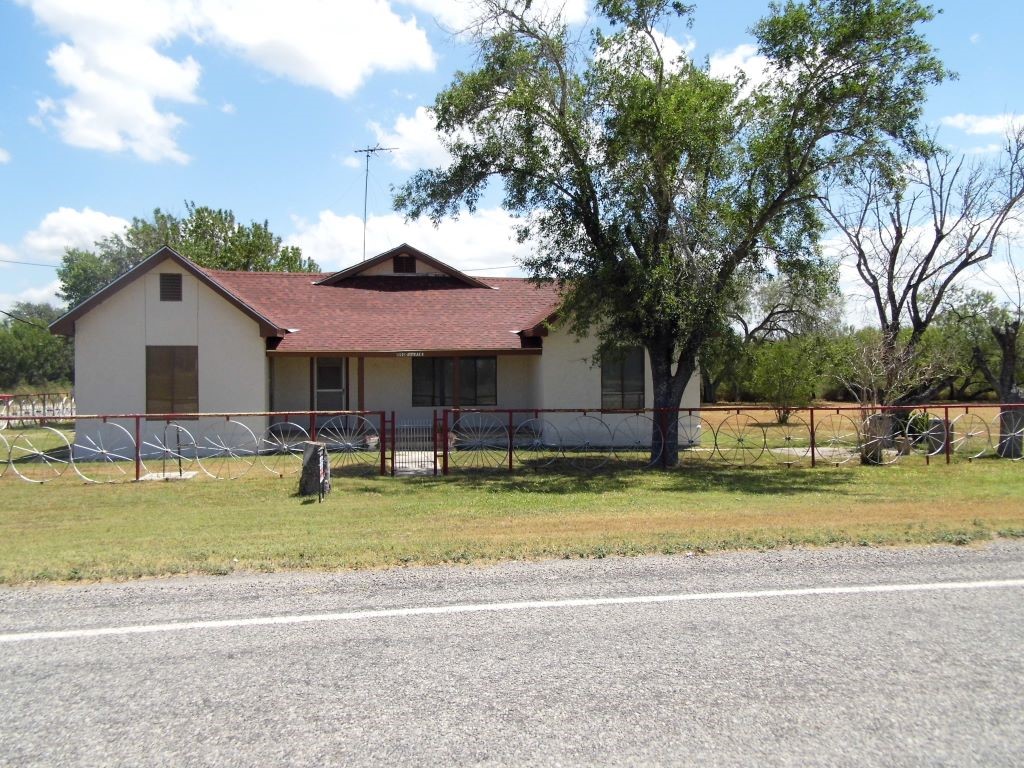 4930 Fm 716 Property Photo