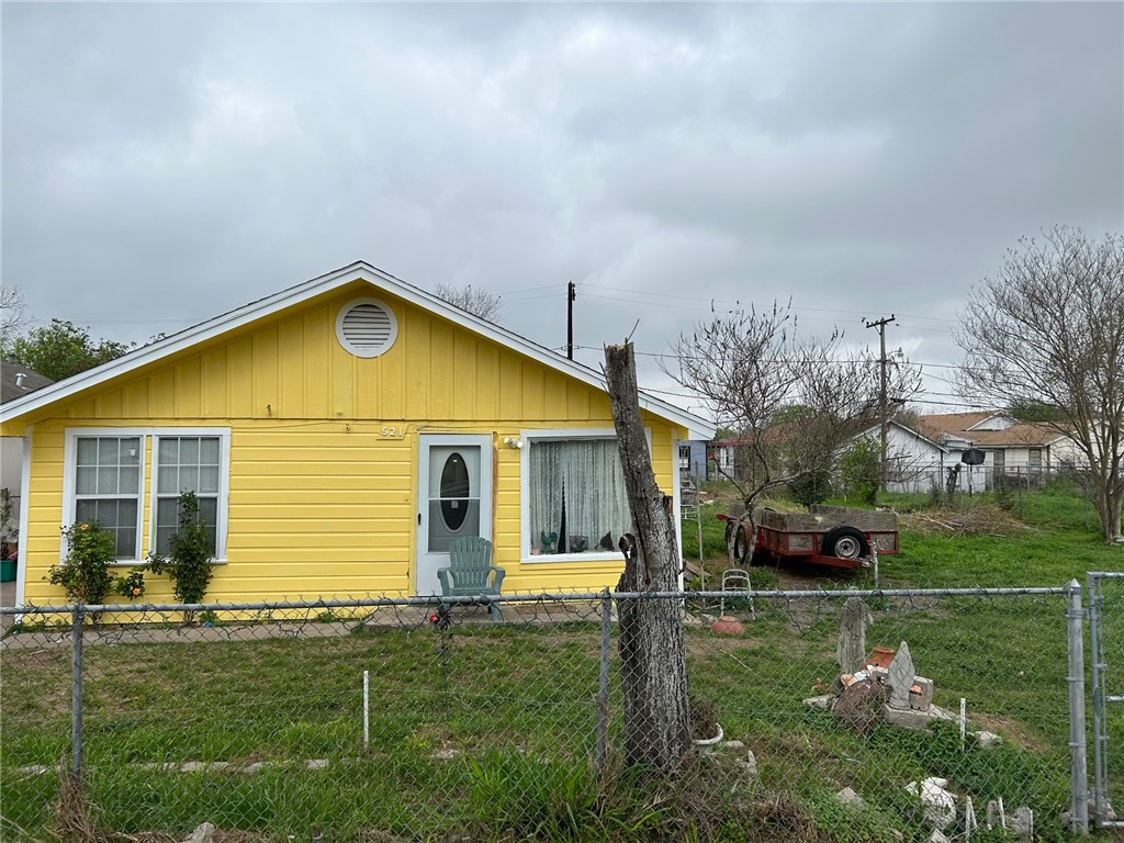 521 Pueblo St Property Photo 1