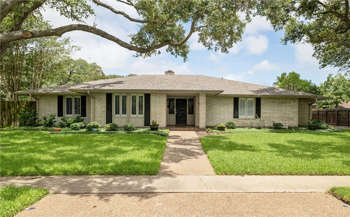 5205 River Oaks Dr Property Photo 1