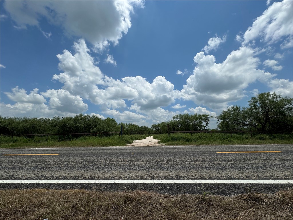 964 Fm-625 Property Photo