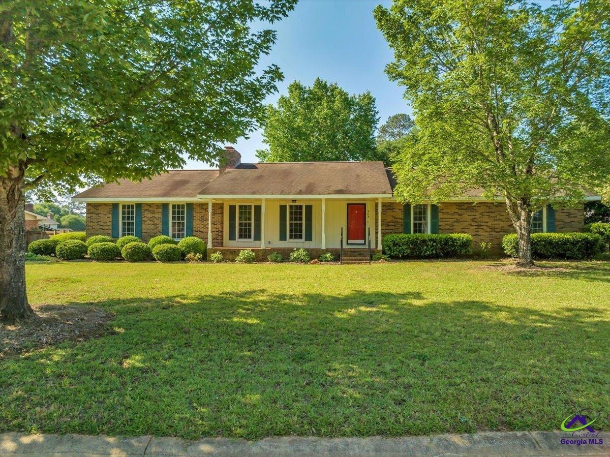 904 Chapel Ridge Drive Property Photo 1