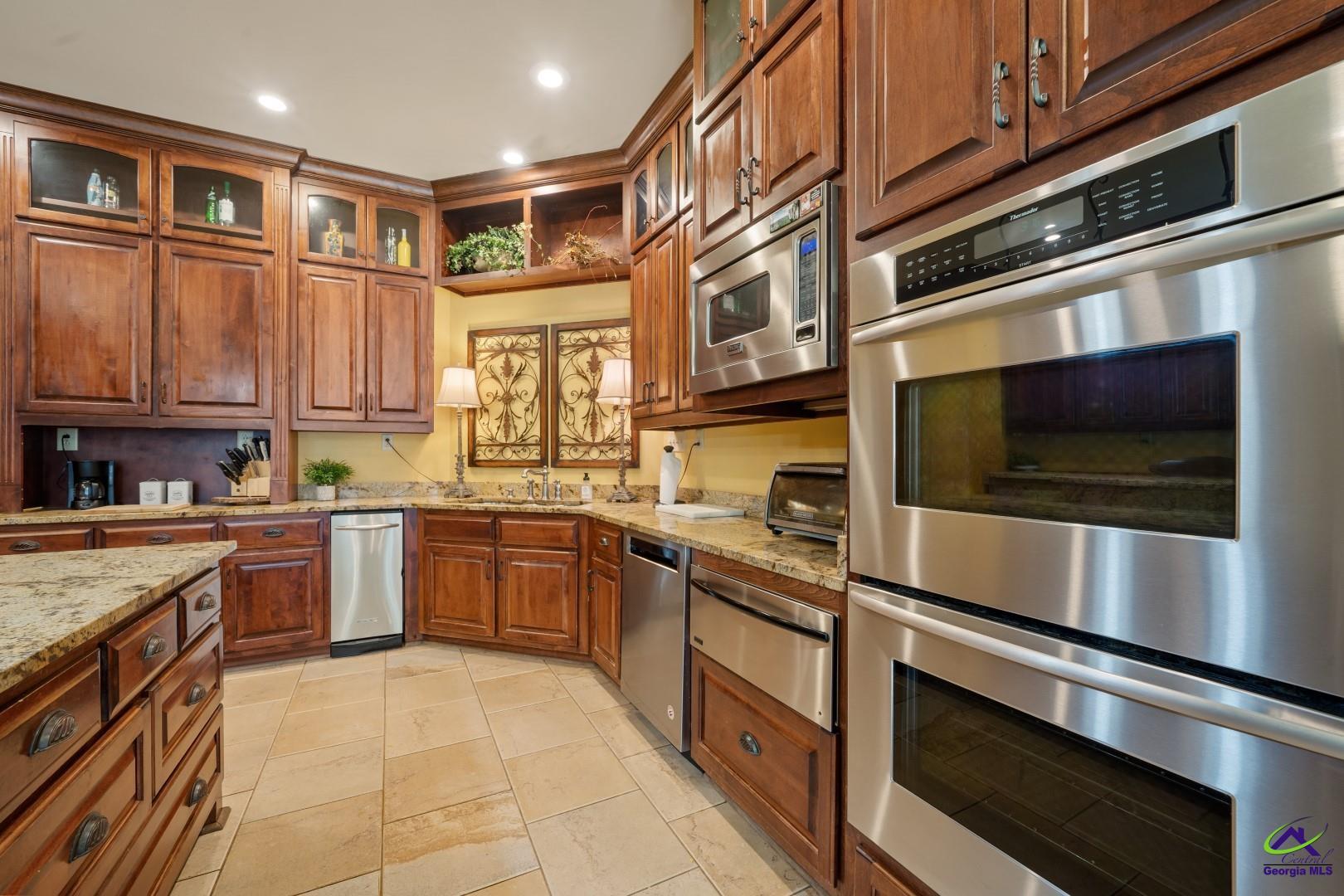 6020 Rivoli Drive Property Photo 23