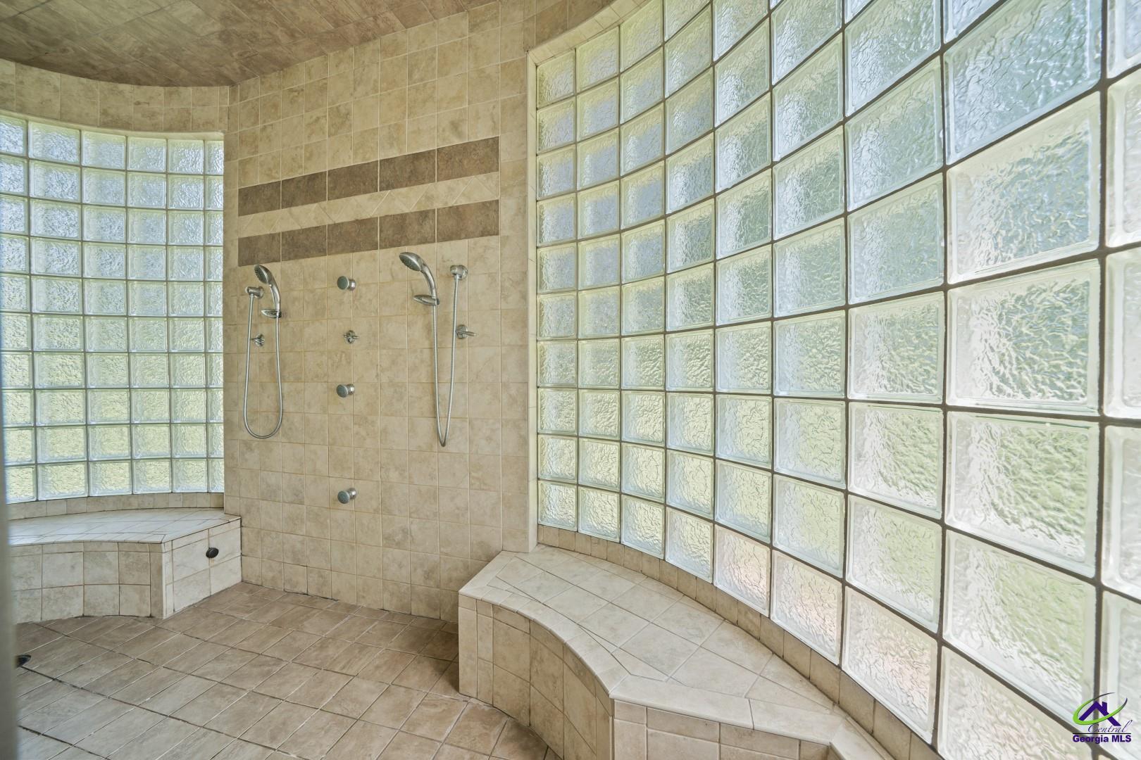 6020 Rivoli Drive Property Photo 36