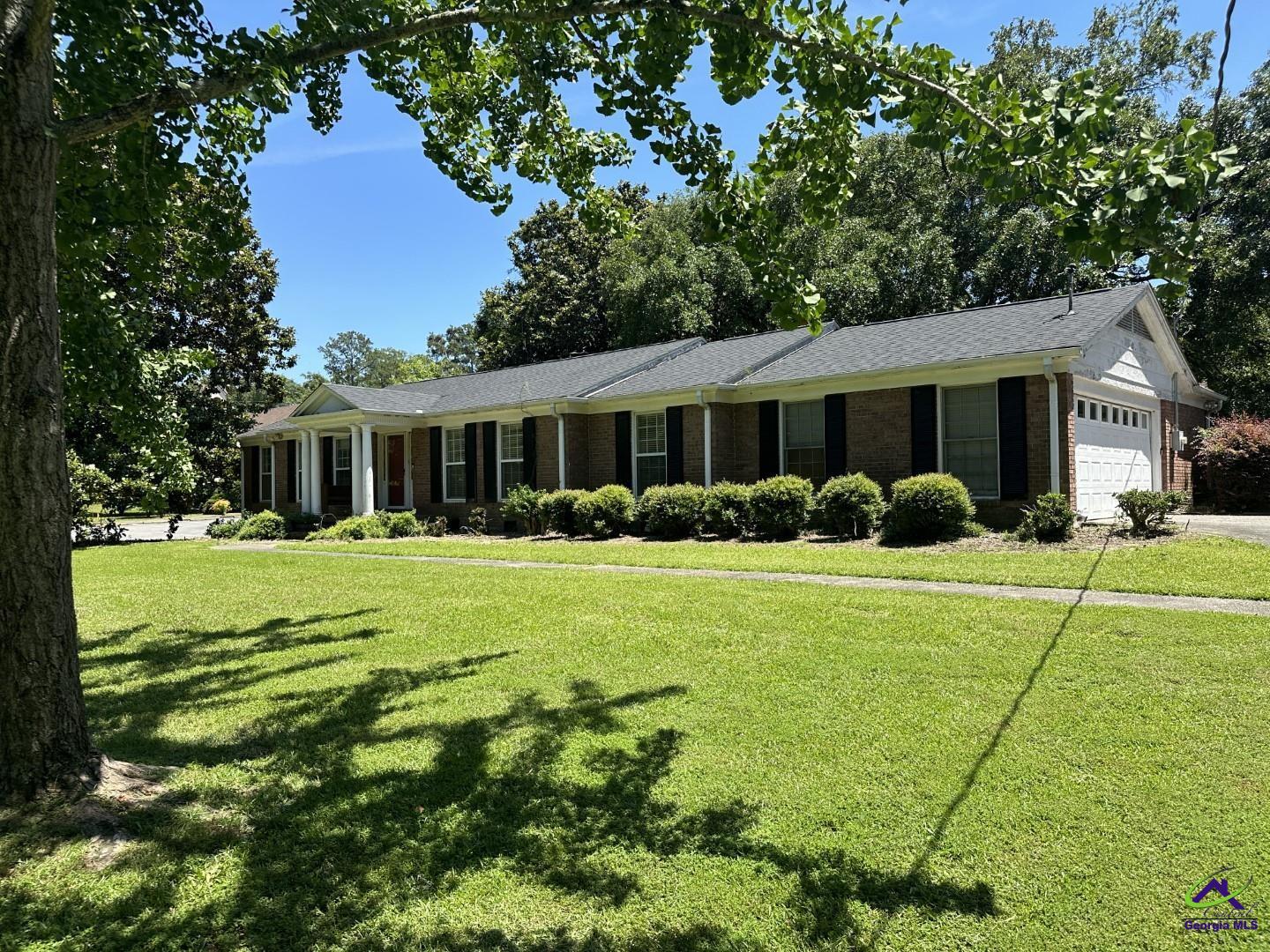 2724 Ingleside Avenue Property Photo 1