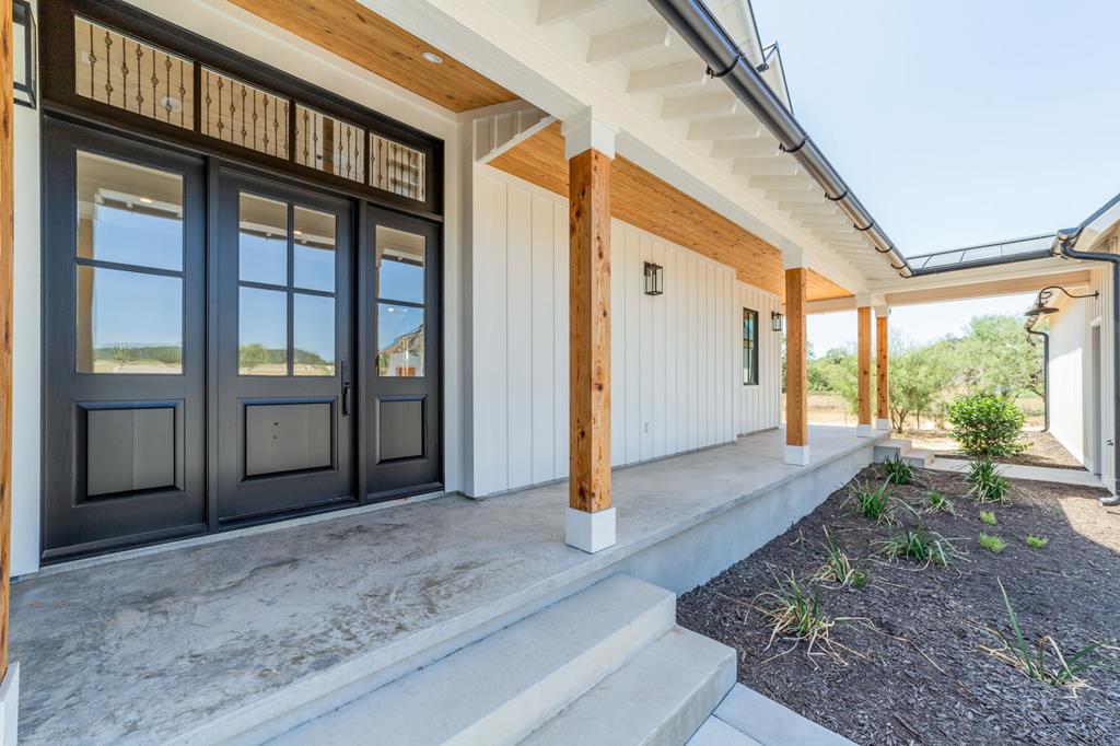 324 Klenin Place Property Photo 3