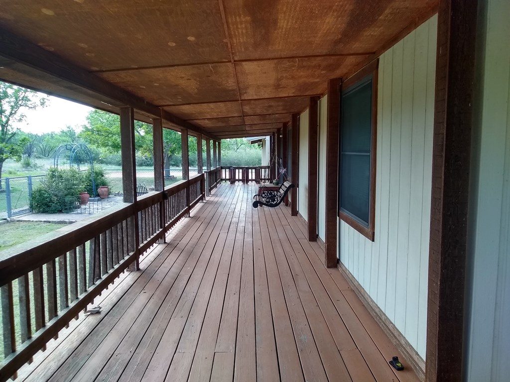 520 N County Rd 520 Property Photo 6